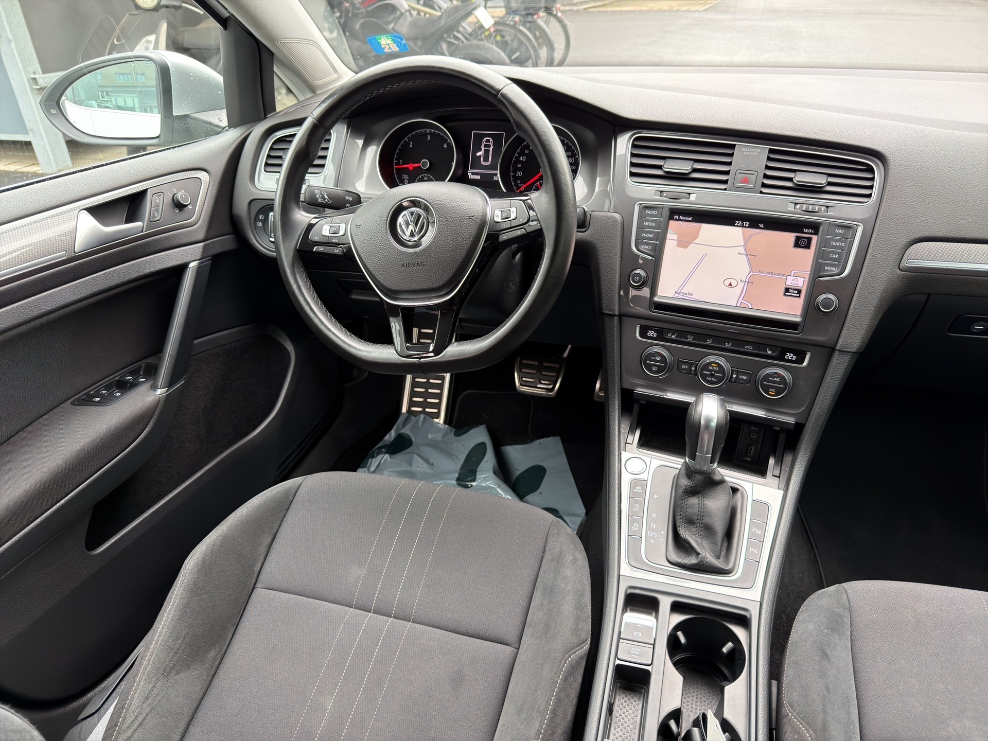 VW Golf 2.0 TDI Alltrack 4Motion-image-12