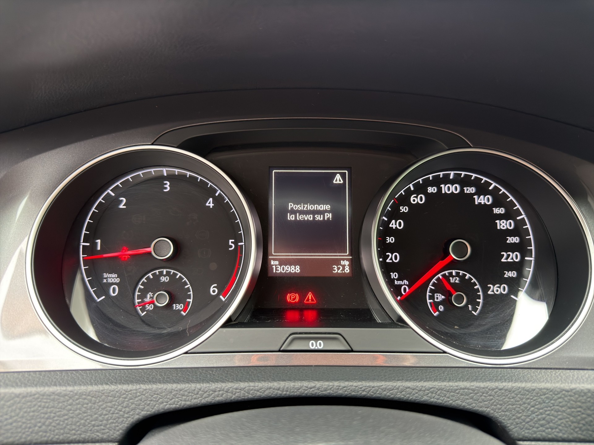 VW Golf 2.0 TDI Alltrack 4Motion-image-16