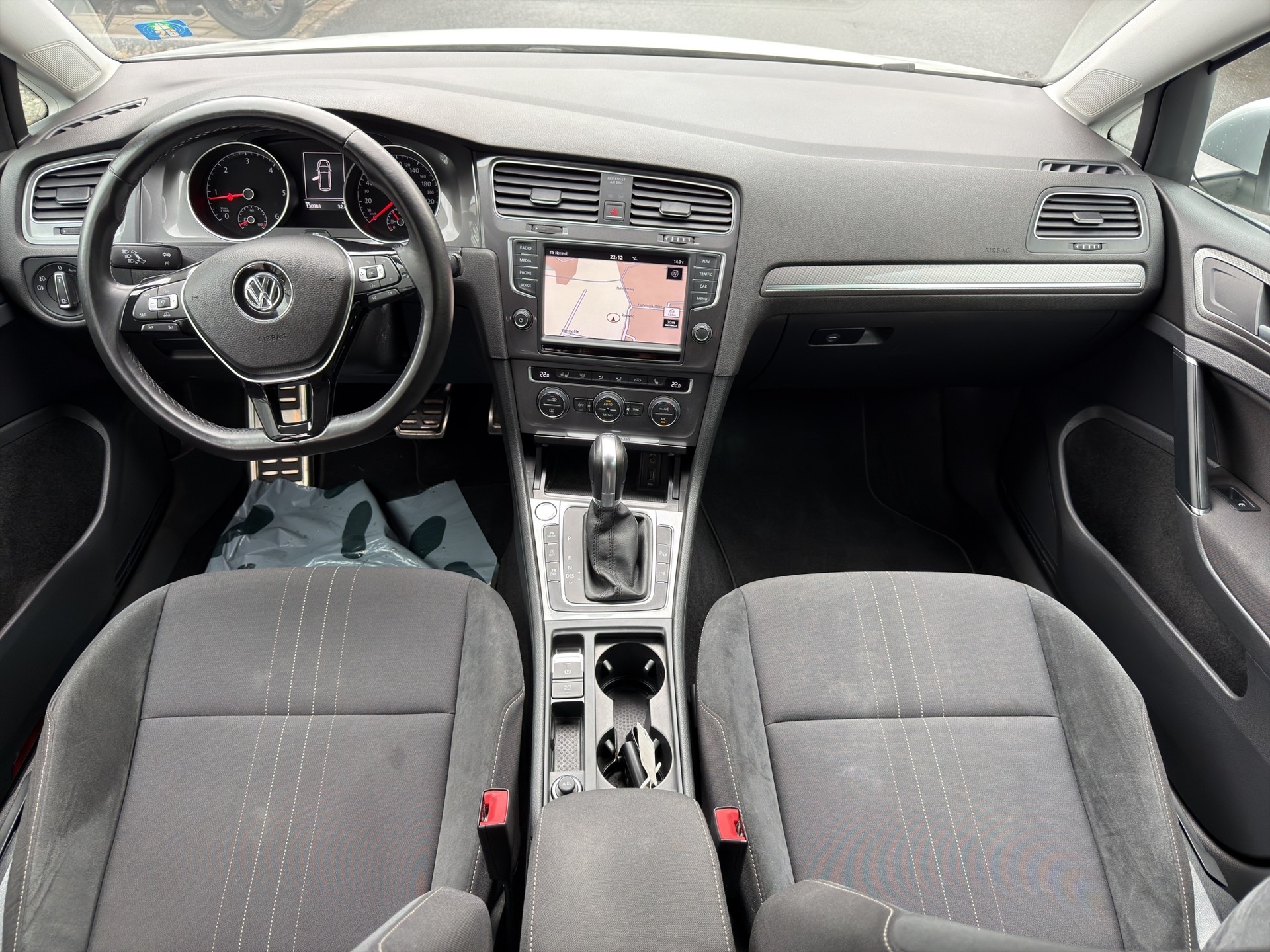 VW Golf 2.0 TDI Alltrack 4Motion-image-8
