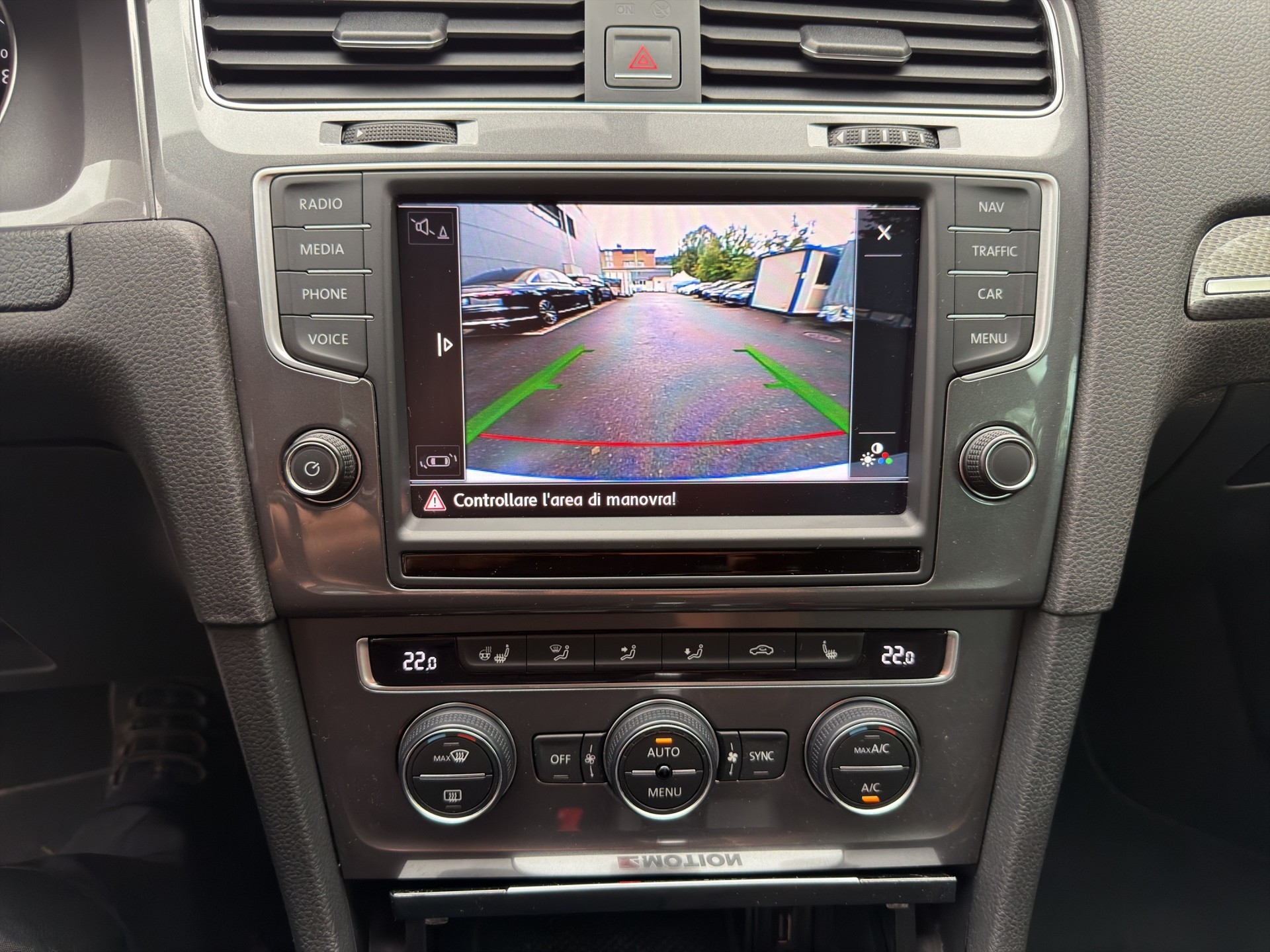 VW Golf 2.0 TDI Alltrack 4Motion-image-13
