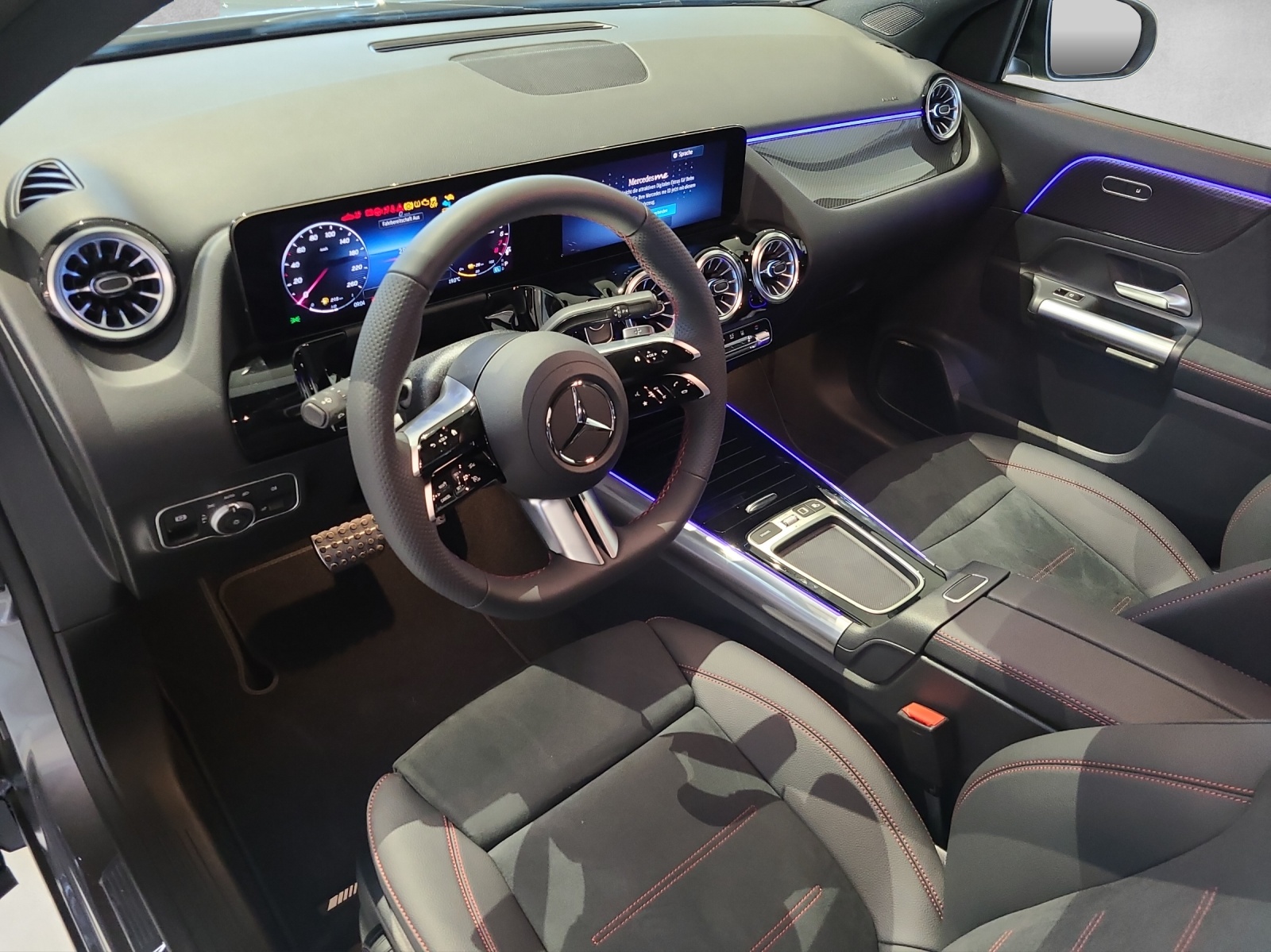 MERCEDES-BENZ GLA 250 e AMG EQ Star-image-13