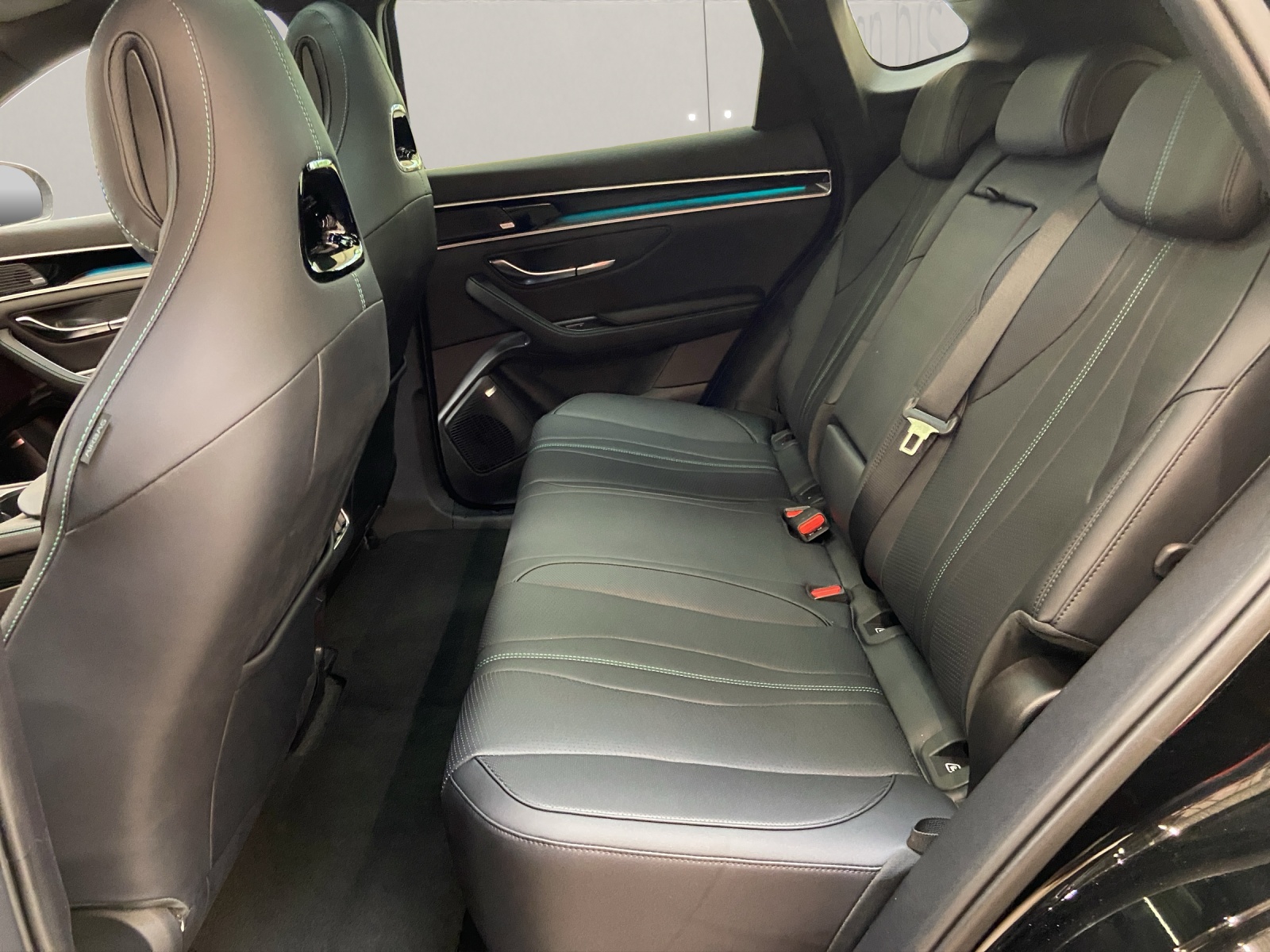 BYD Seal U DM-i Design AWD-image-12