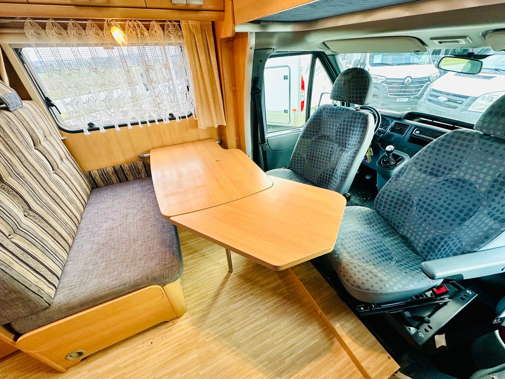 FORD 2.2TDCi 140PS TEC *** ETAGENBETT/ Top Family Camper***-image-12