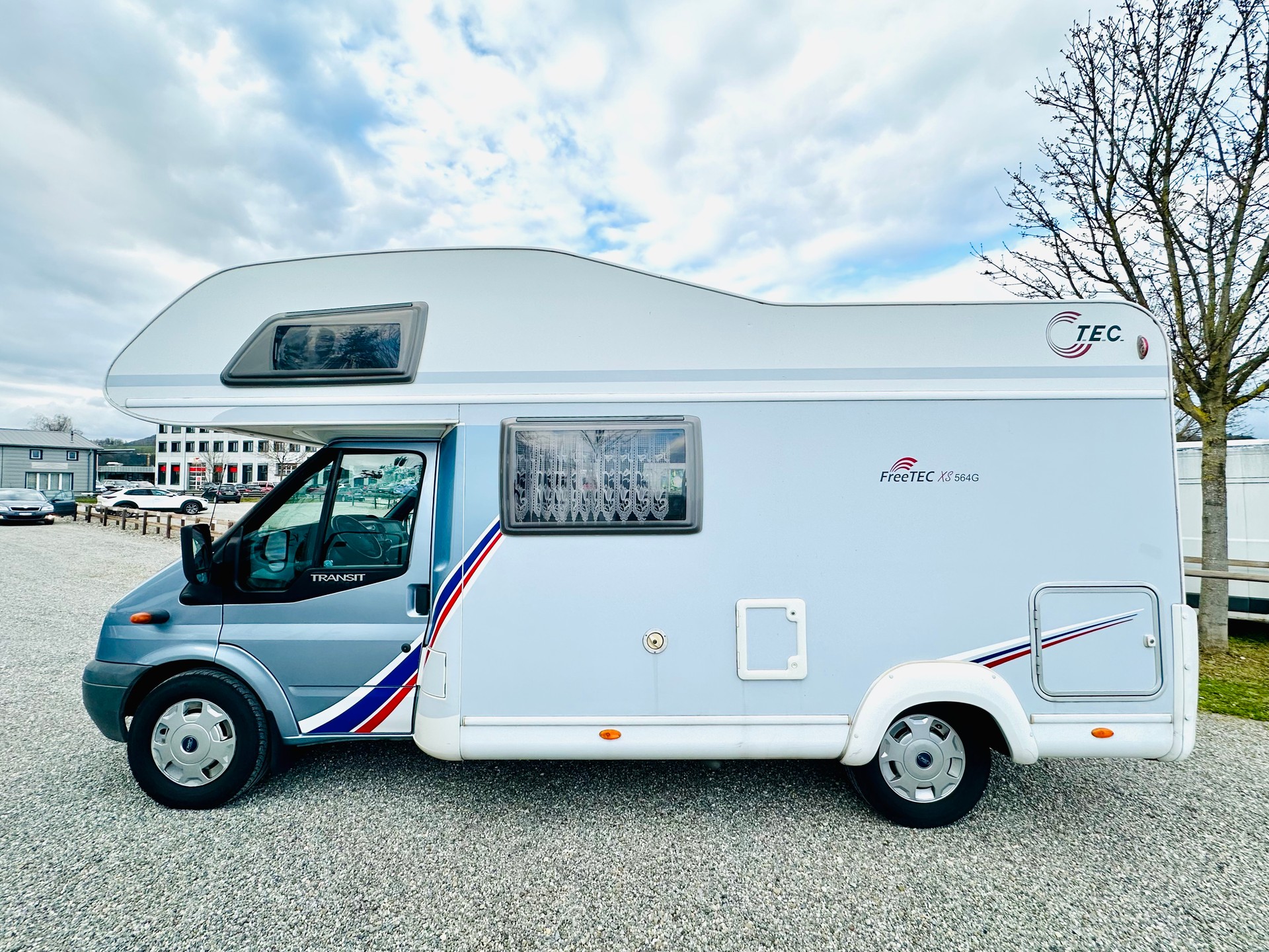 FORD 2.2TDCi 140PS TEC *** ETAGENBETT/ Top Family Camper***-image-4