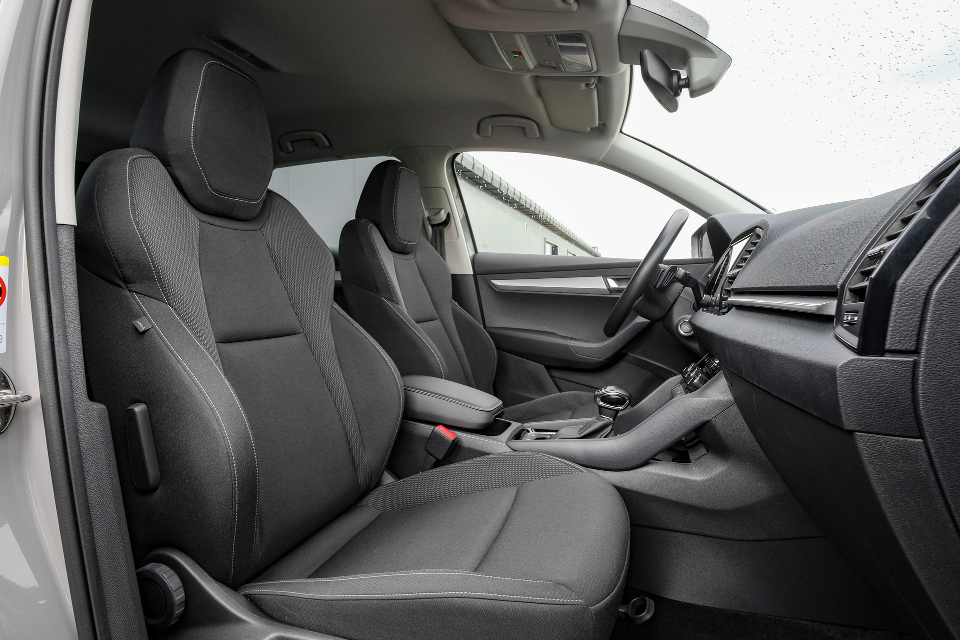 SKODA Karoq 1.5 TSI Fresh DSG-image-10