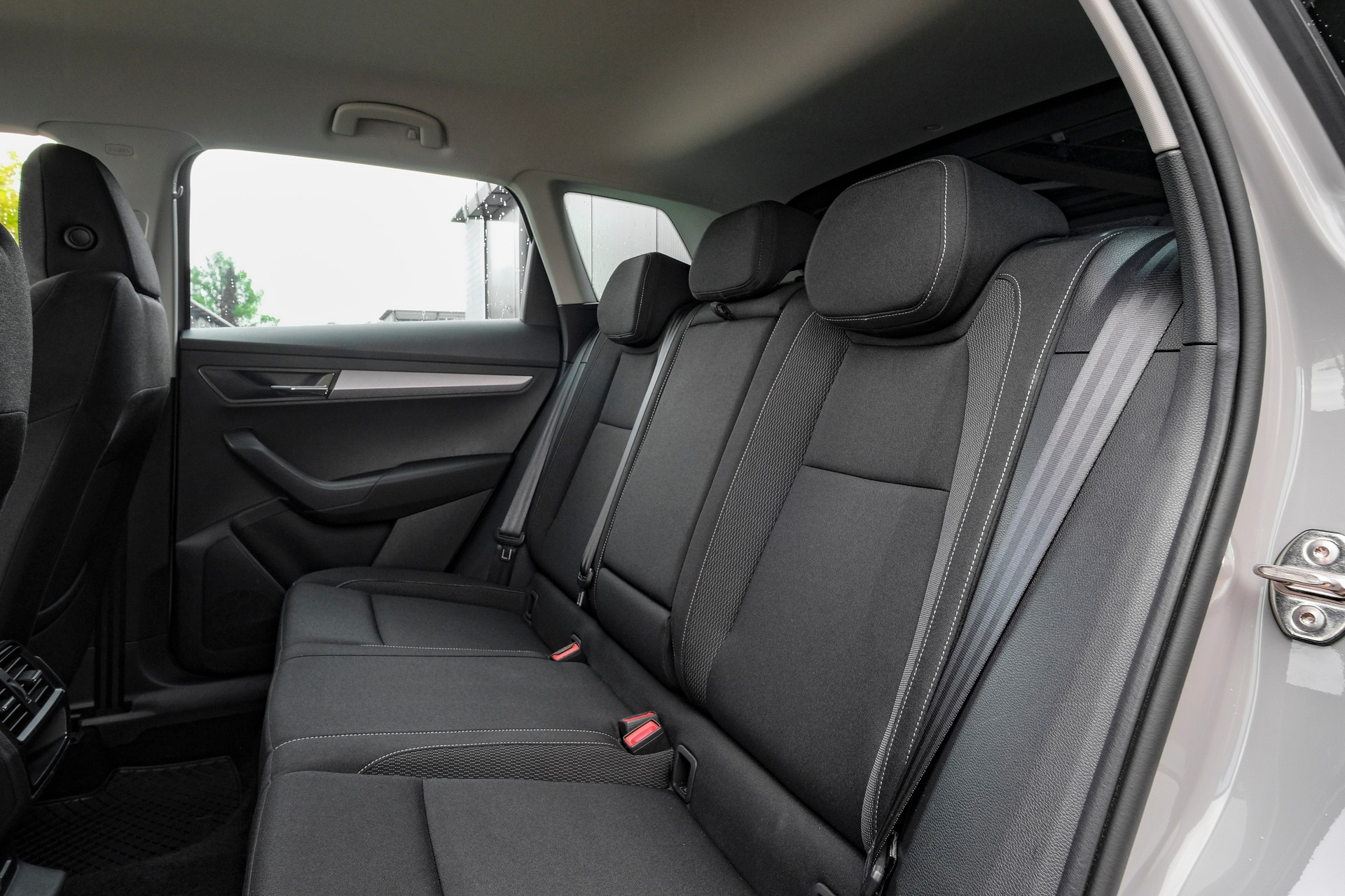 SKODA Karoq 1.5 TSI Fresh DSG-image-11
