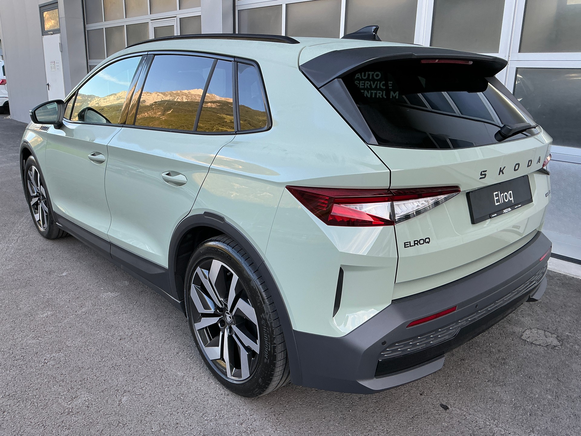 SKODA Elroq 85 SportLine 4x4-image-1