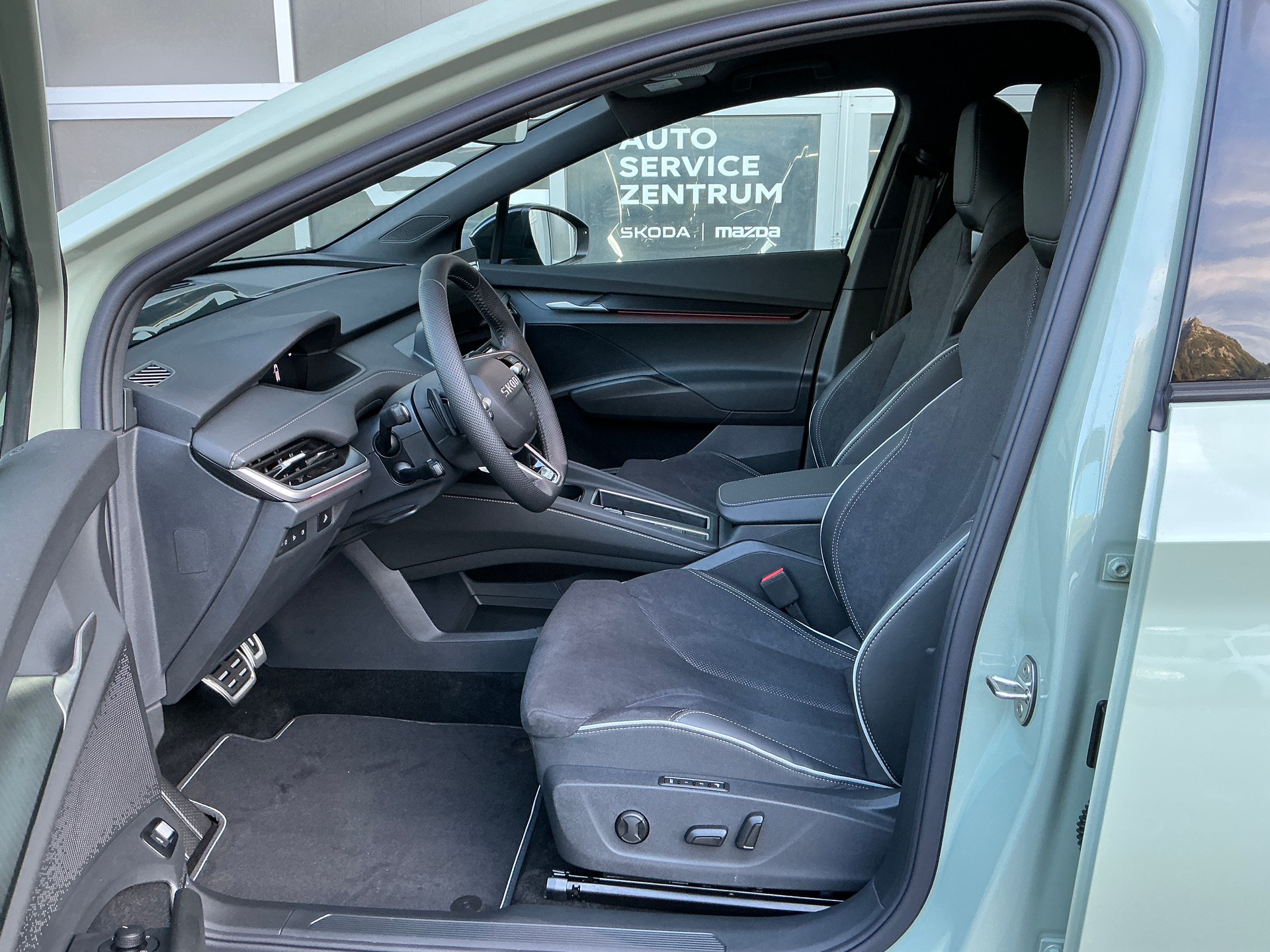 SKODA Elroq 85 SportLine 4x4-image-10