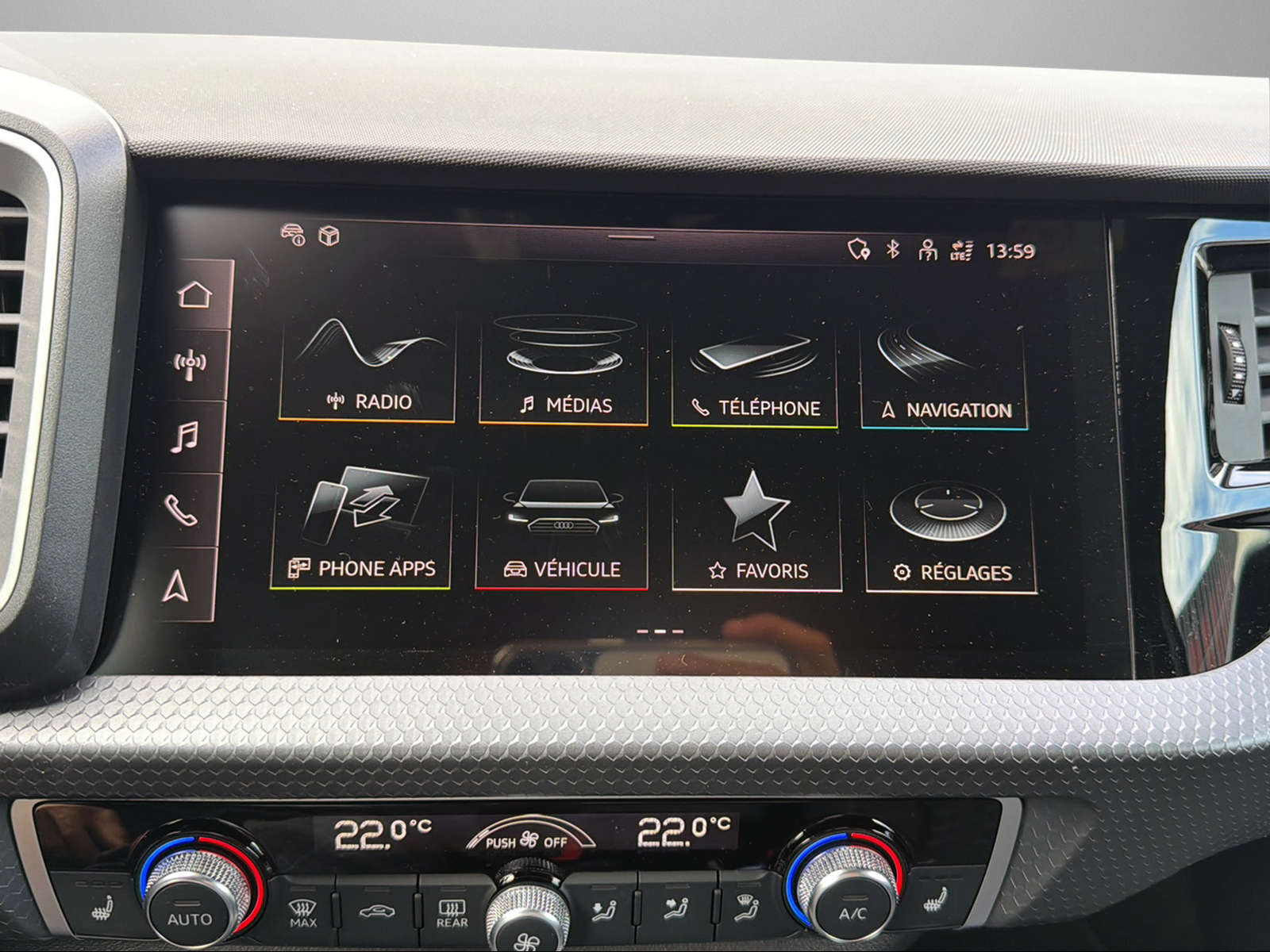 AUDI A1 Sportback 30 TFSI Attraction-image-10