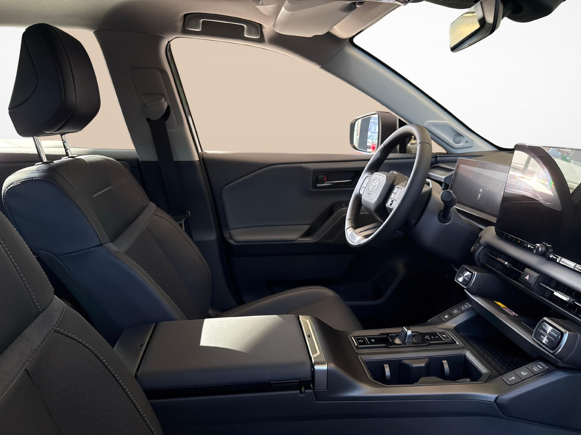 TOYOTA RAV4 2.5 HEV Premium-image-9
