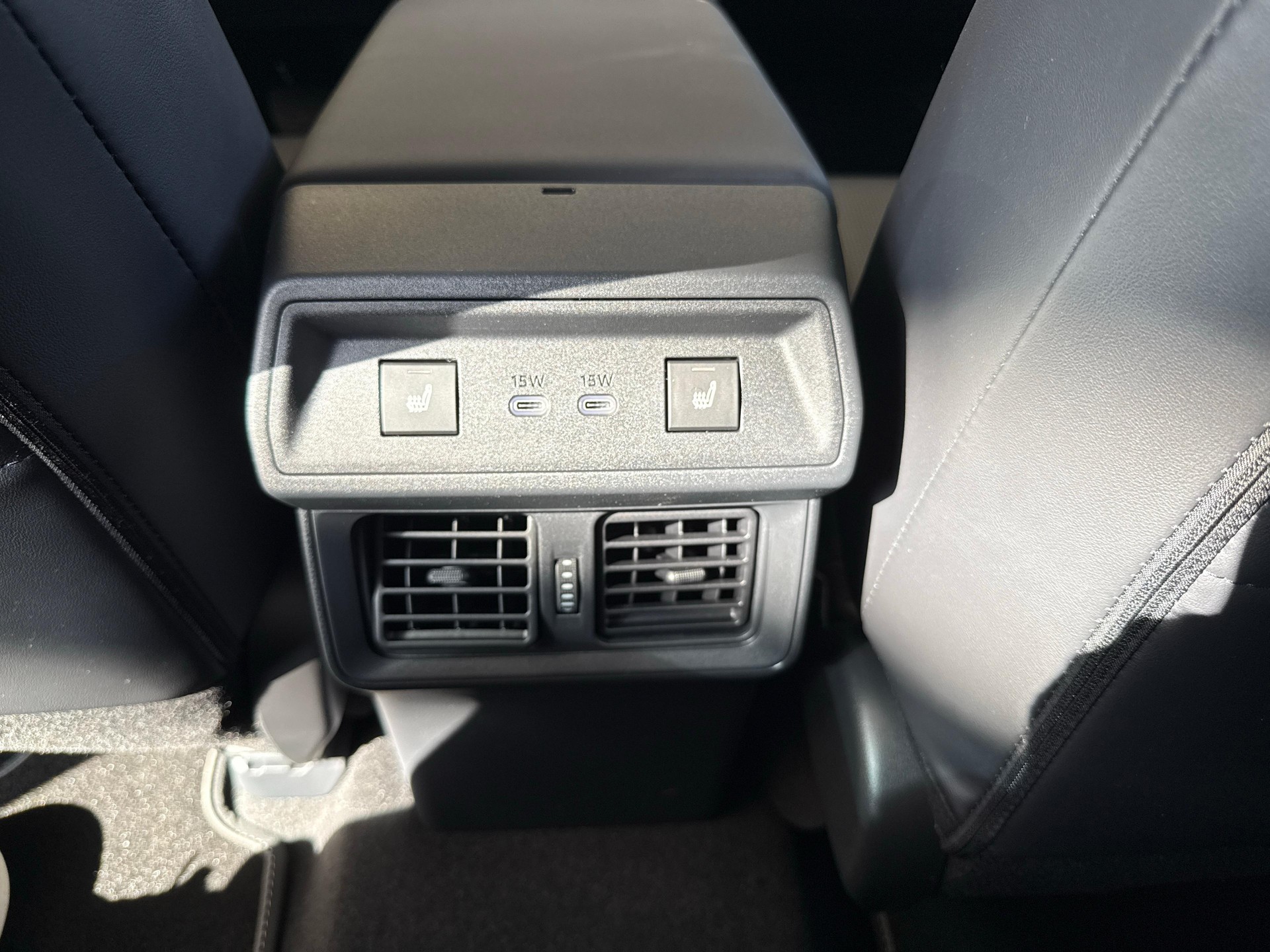 TOYOTA RAV4 2.5 HEV Premium-image-16