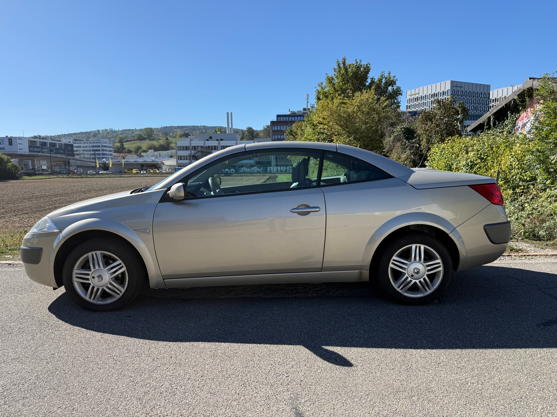 RENAULT Mégane C-C 2.0 16V Privilège Luxe-image-7