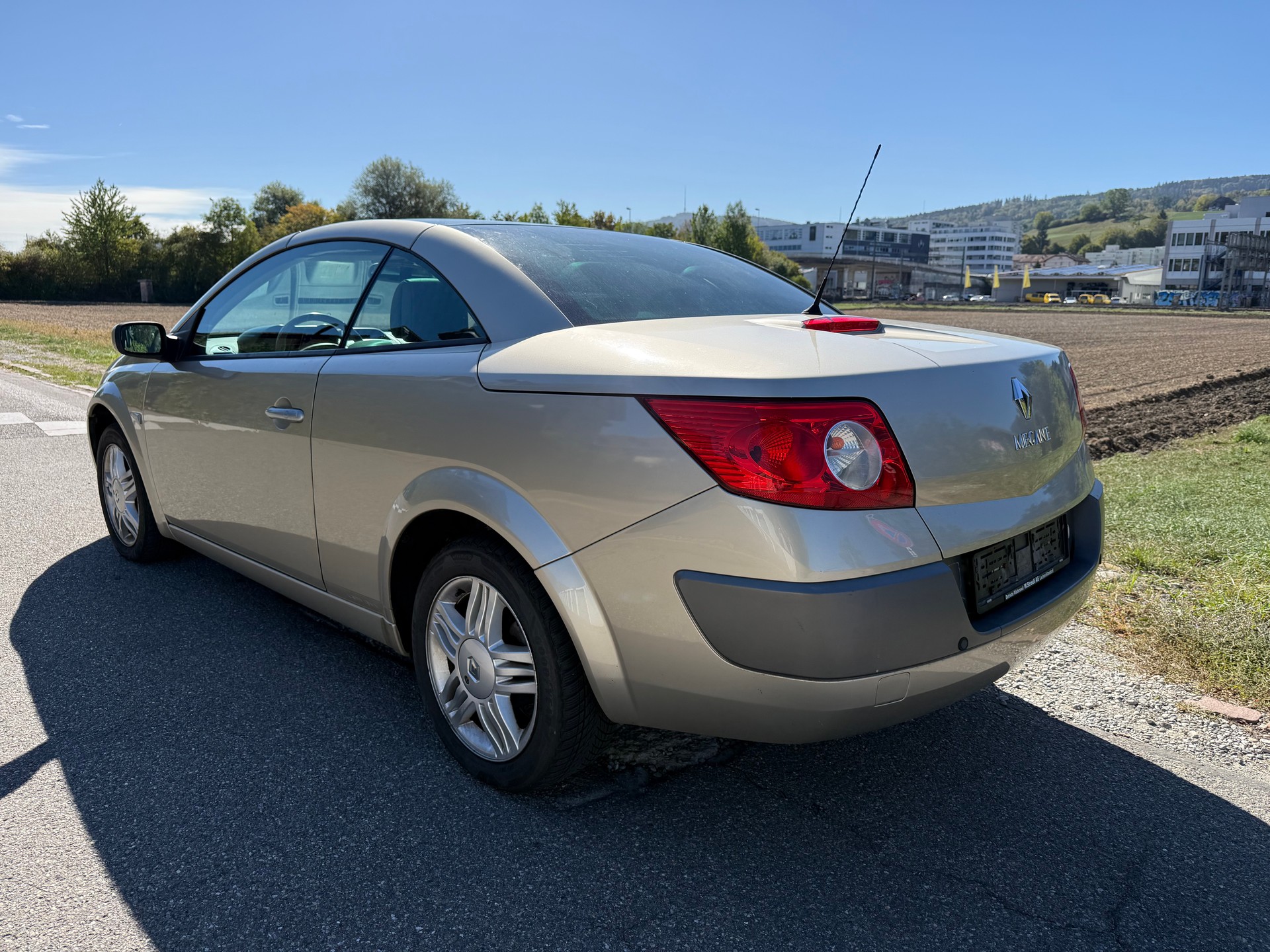 RENAULT Mégane C-C 2.0 16V Privilège Luxe-image-6