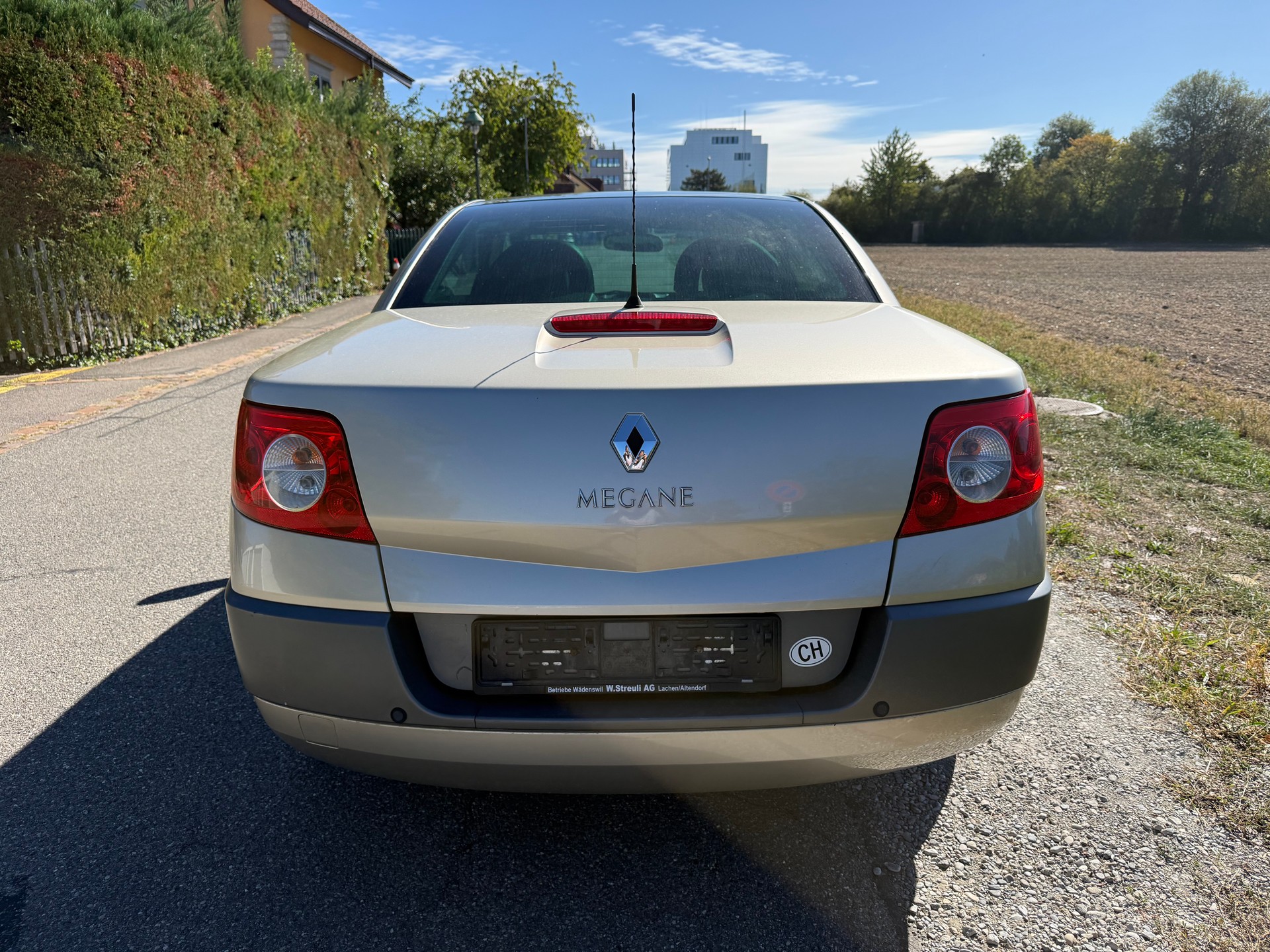 RENAULT Mégane C-C 2.0 16V Privilège Luxe-image-5