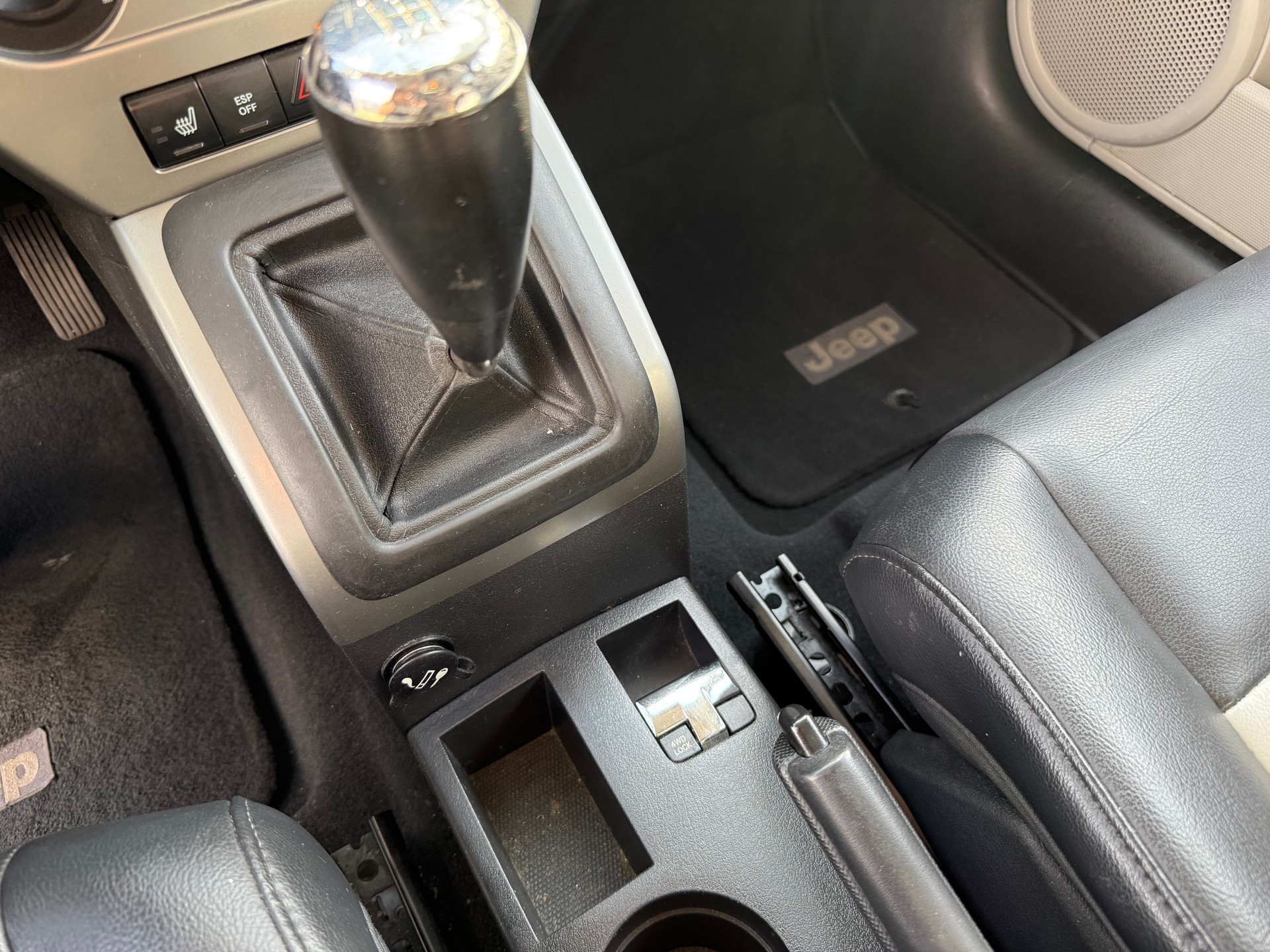 JEEP Compass 2.4 Limited-image-14
