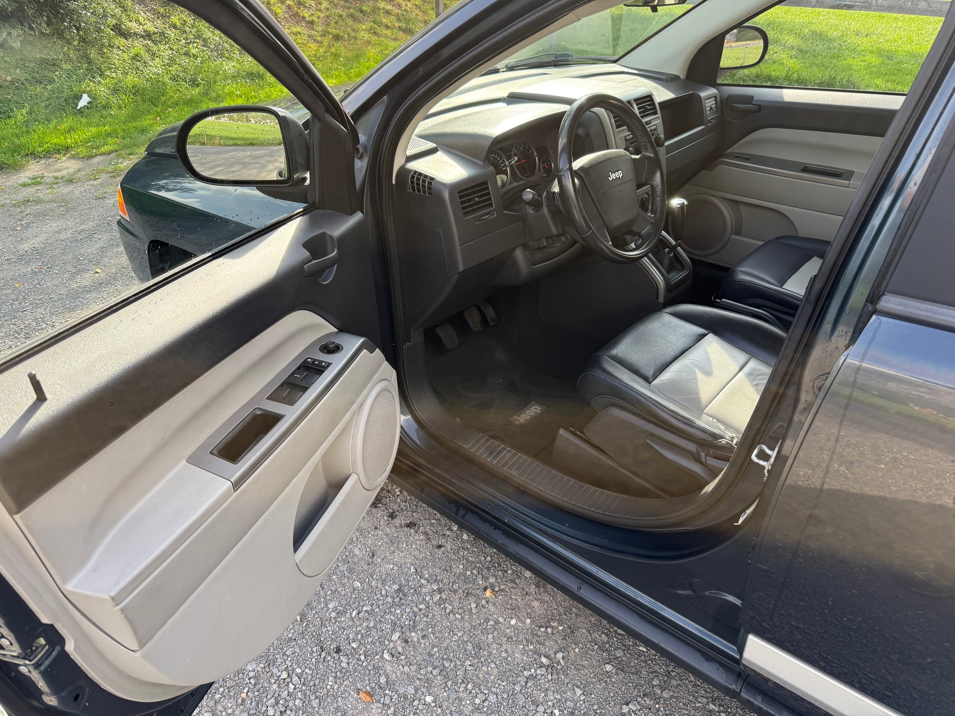 JEEP Compass 2.4 Limited-image-9