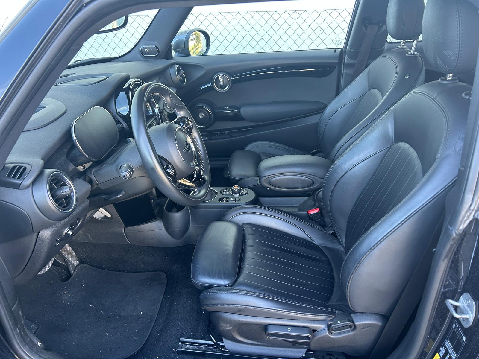 MINI Cooper SE-image-5