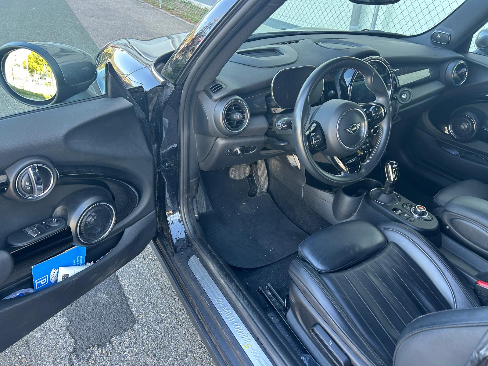 MINI Cooper SE-image-3