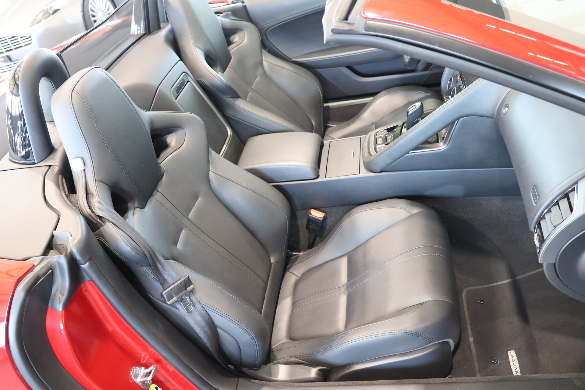 JAGUAR F-Type Convertible S 5.0 V8 S/C-image-12