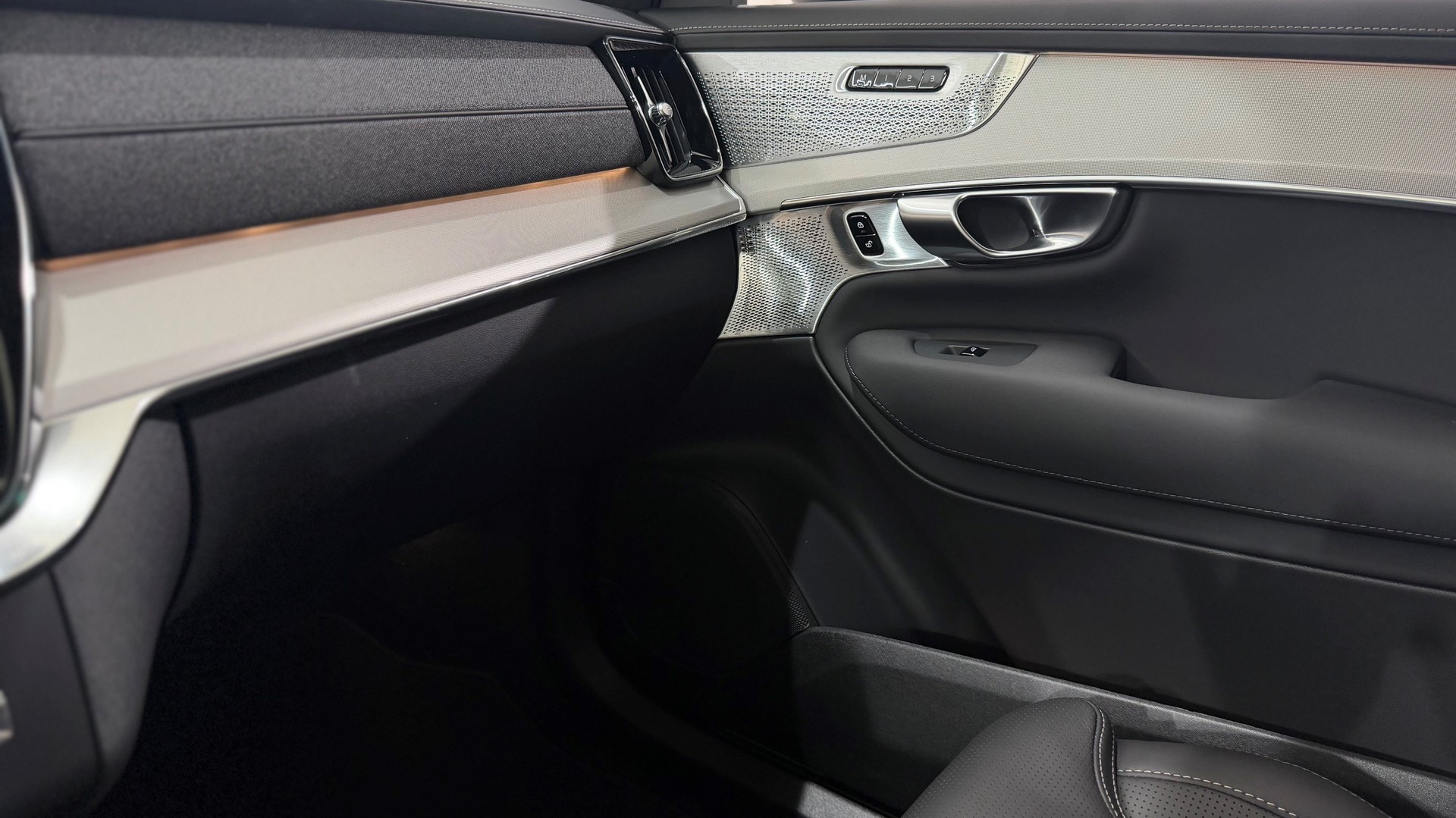 VOLVO XC90 2.0 T8 TE Ultra Bright eA-image-18