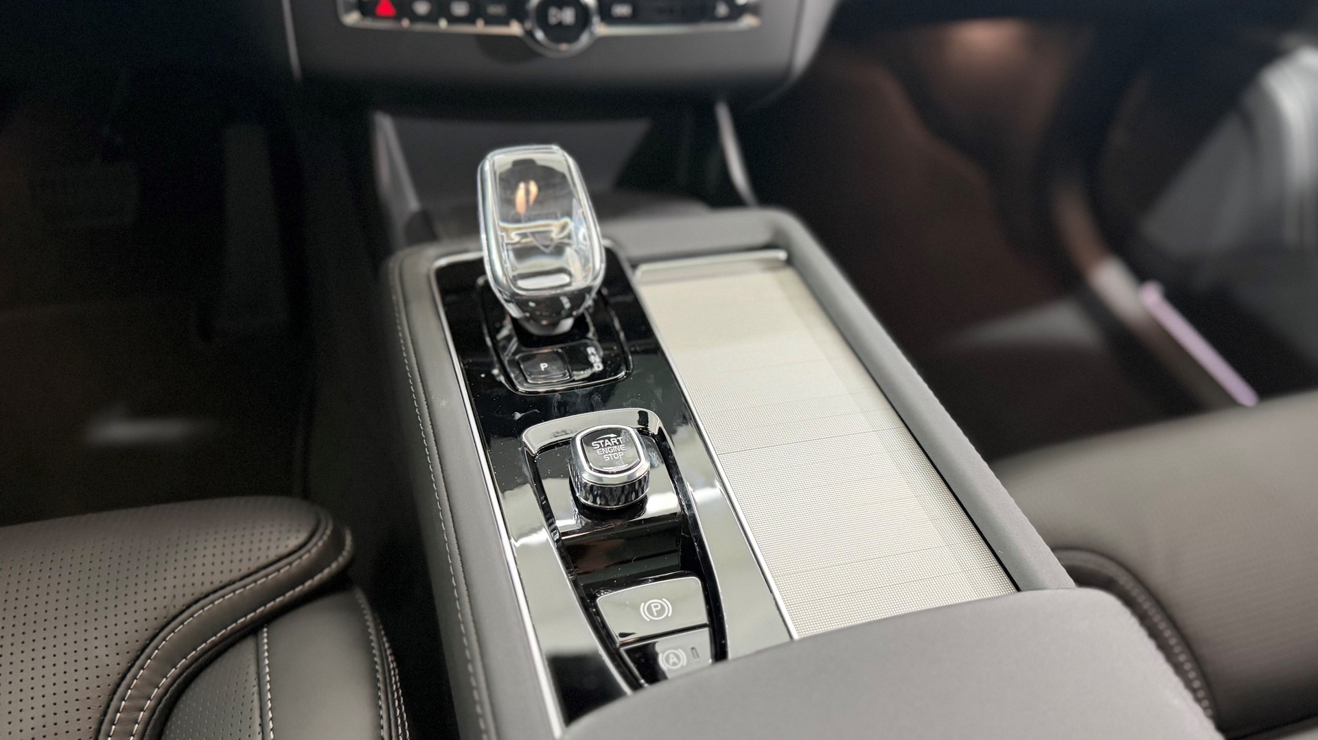 VOLVO XC90 2.0 T8 TE Ultra Bright eA-image-13