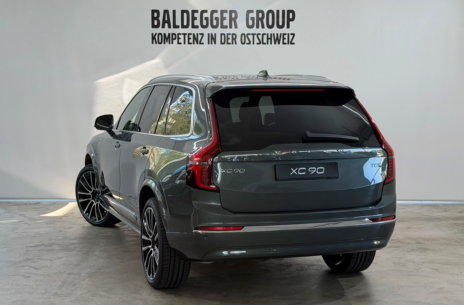 VOLVO XC90 2.0 T8 TE Ultra Bright eA-showroom-element-1