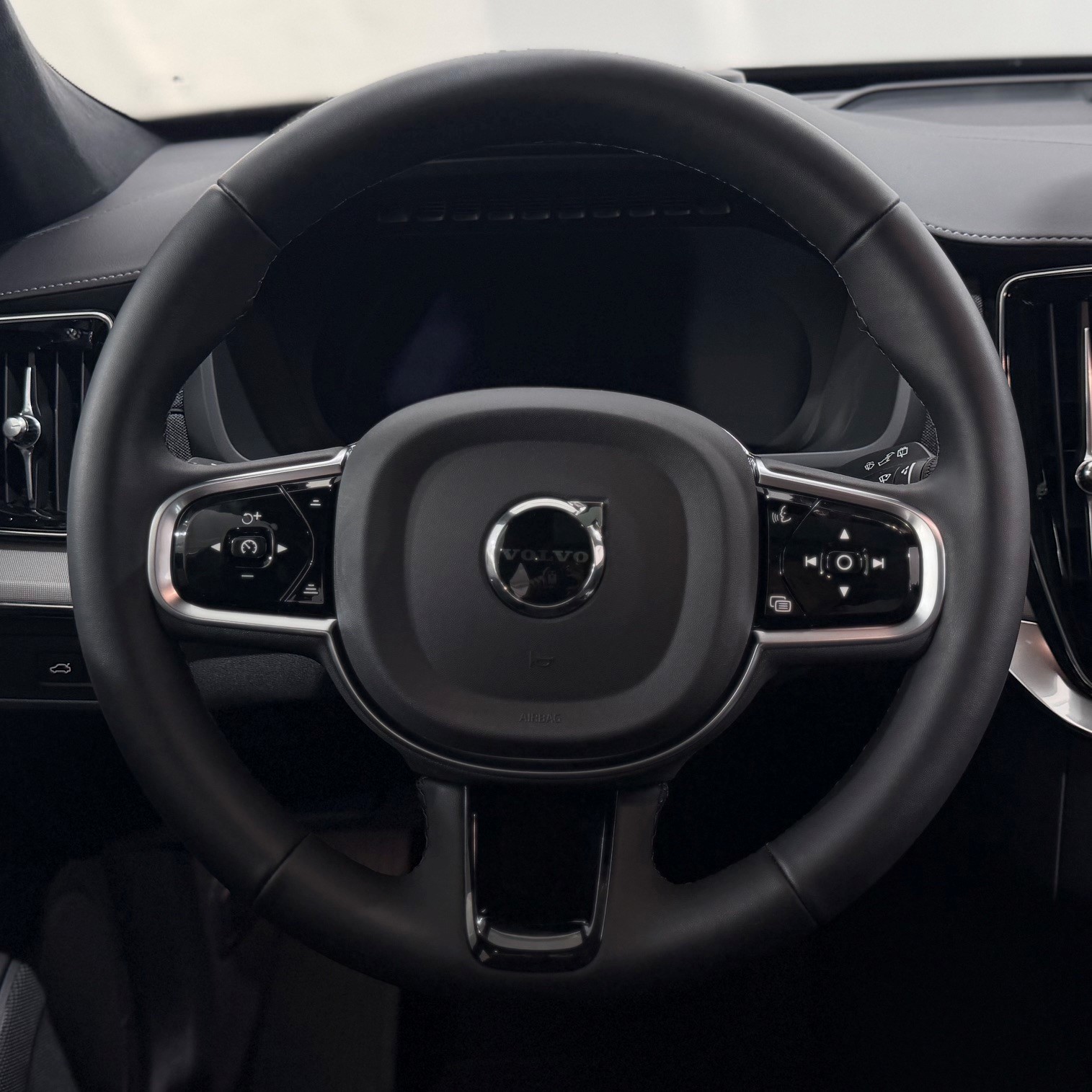 VOLVO XC90 2.0 T8 TE Ultra Bright eA-image-9