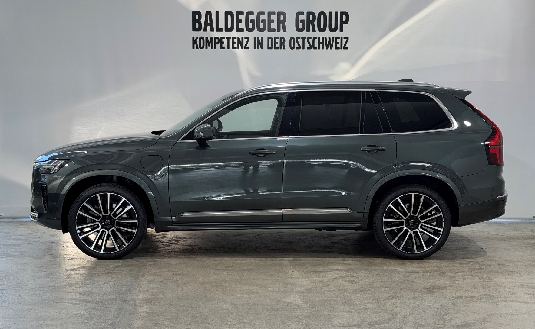 VOLVO XC90 2.0 T8 TE Ultra Bright eA-showroom-element-2