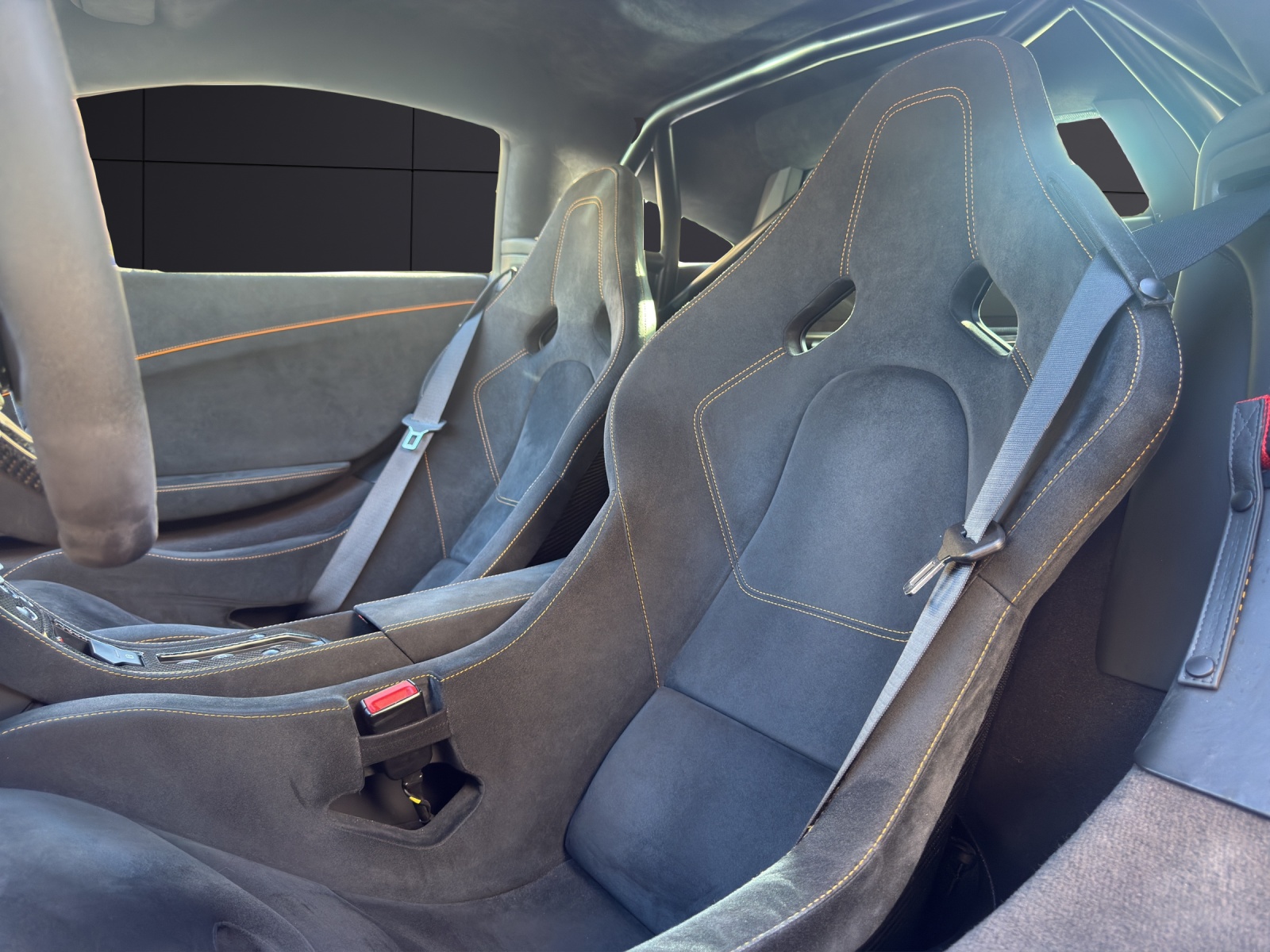 McLAREN 650S Coupé 3.8 V8 SSG-image-16