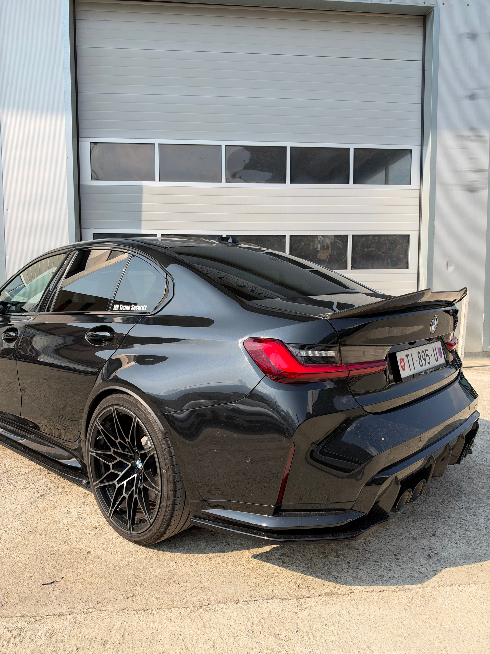 BMW M3 Competition M xDrive-image-9