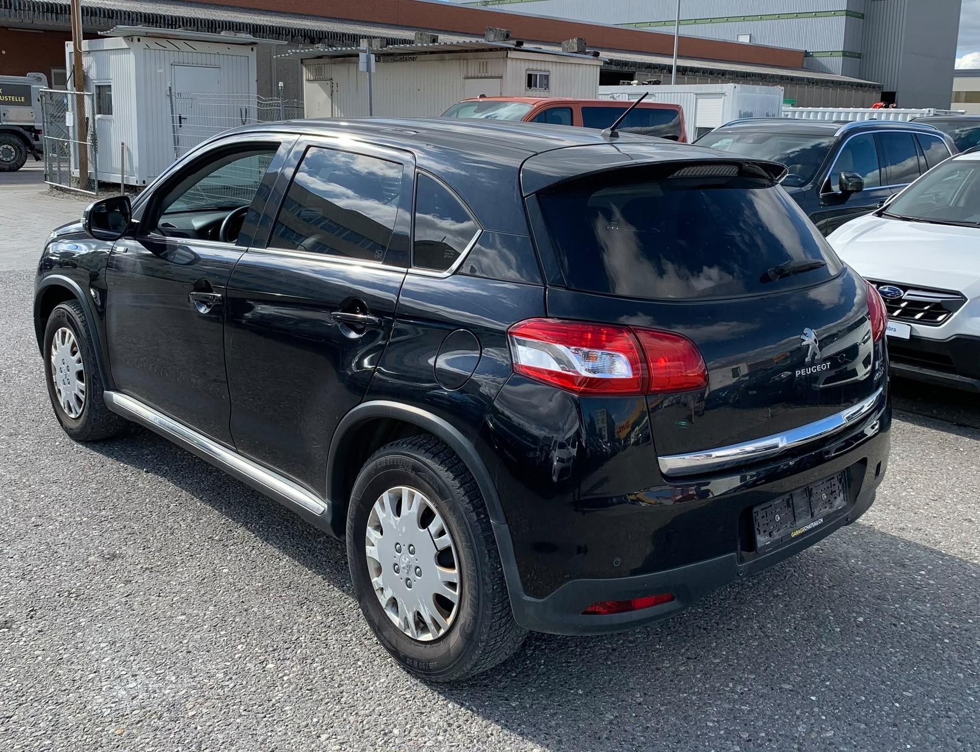 PEUGEOT 4008 1.6 HDi Allure 4WD (Klimatronik * Radio USB * Multilenkrad * Leder/Stoff * Sensoren * Navigation * Xenon * BO5)-image-4