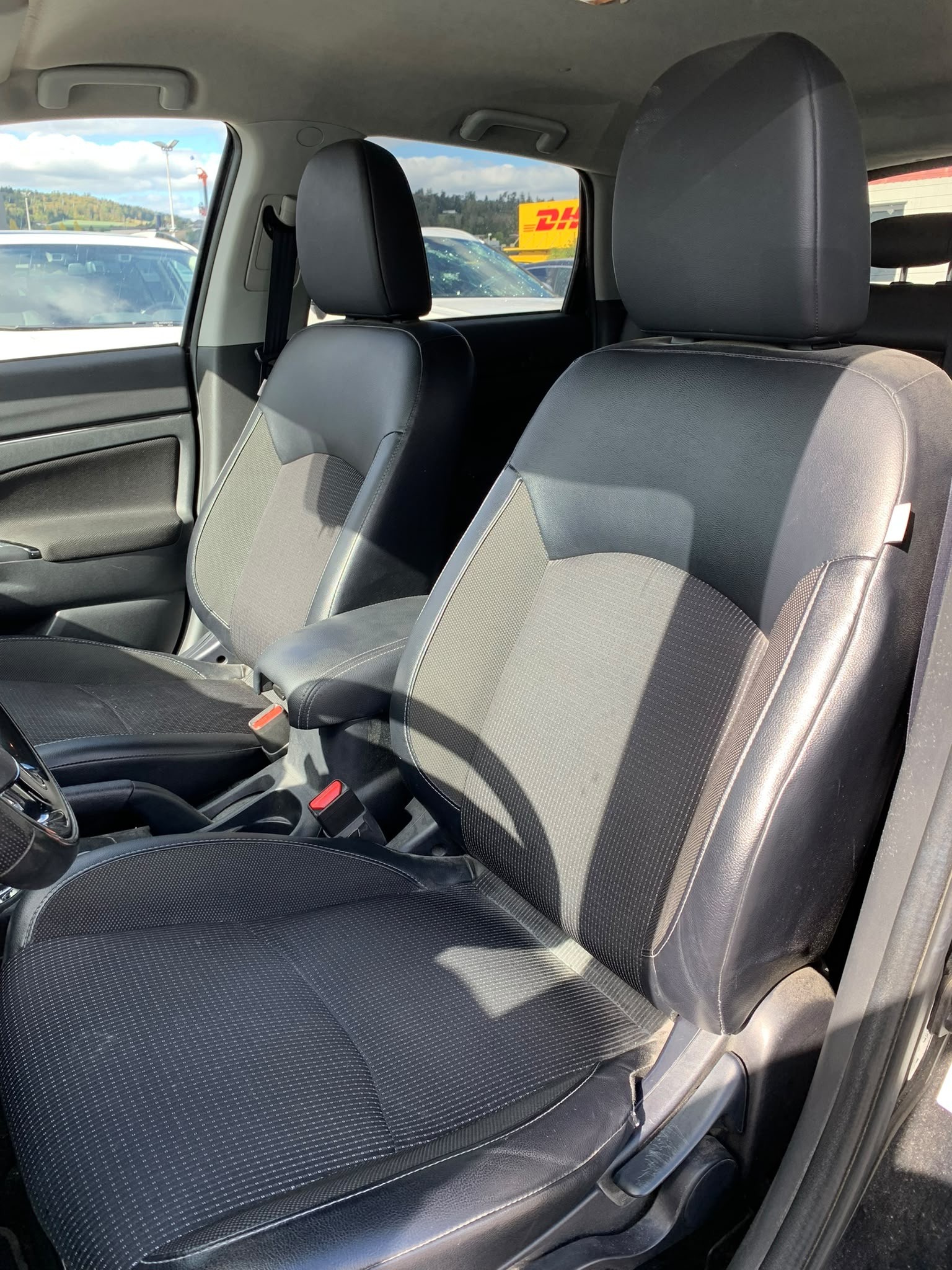 PEUGEOT 4008 1.6 HDi Allure 4WD (Klimatronik * Radio USB * Multilenkrad * Leder/Stoff * Sensoren * Navigation * Xenon * BO5)-image-14