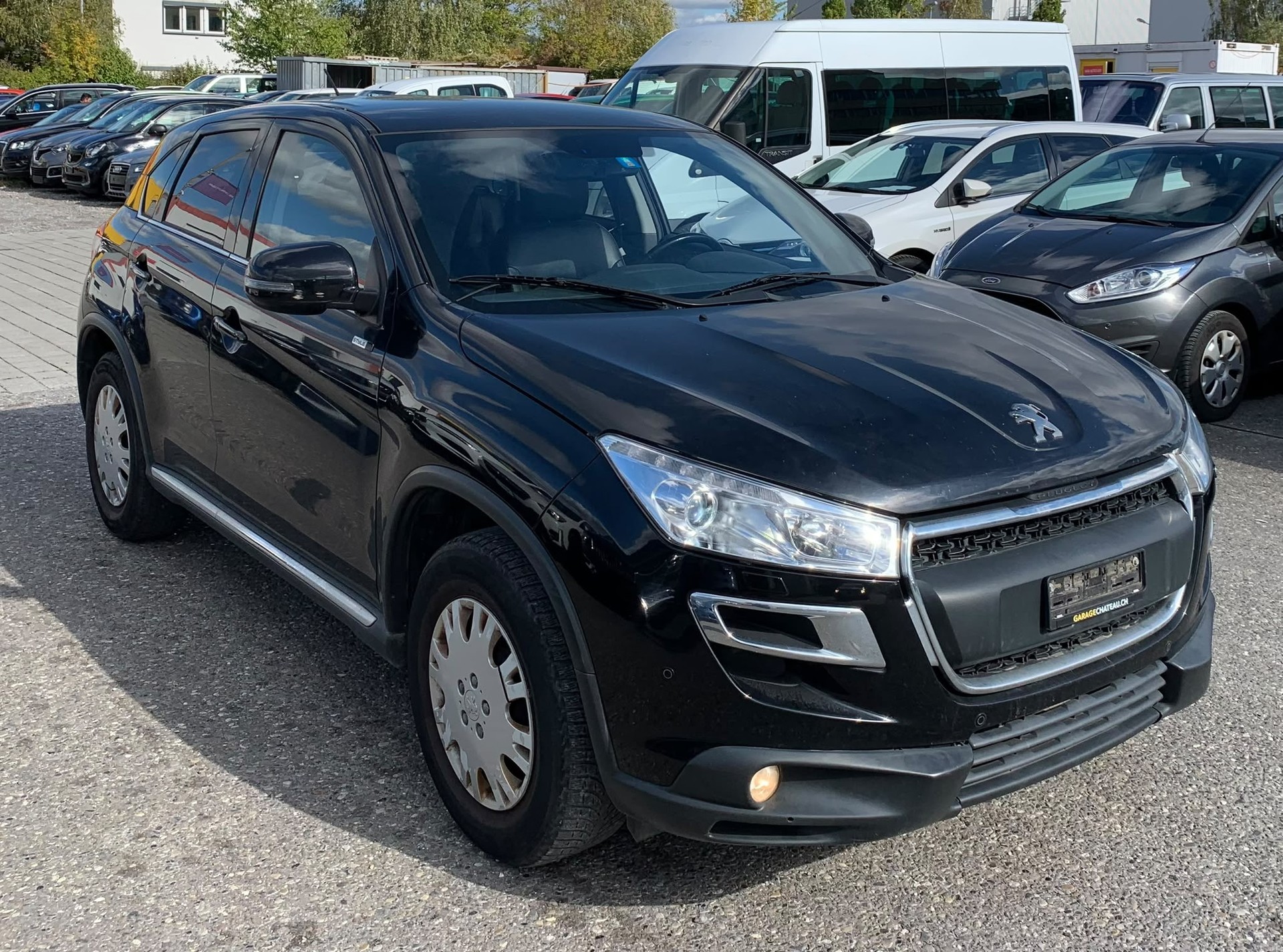 PEUGEOT 4008 1.6 HDi Allure 4WD (Klimatronik * Radio USB * Multilenkrad * Leder/Stoff * Sensoren * Navigation * Xenon * BO5)-image-3