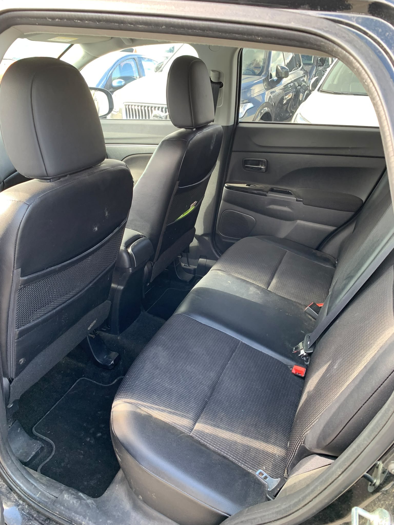 PEUGEOT 4008 1.6 HDi Allure 4WD (Klimatronik * Radio USB * Multilenkrad * Leder/Stoff * Sensoren * Navigation * Xenon * BO5)-image-15