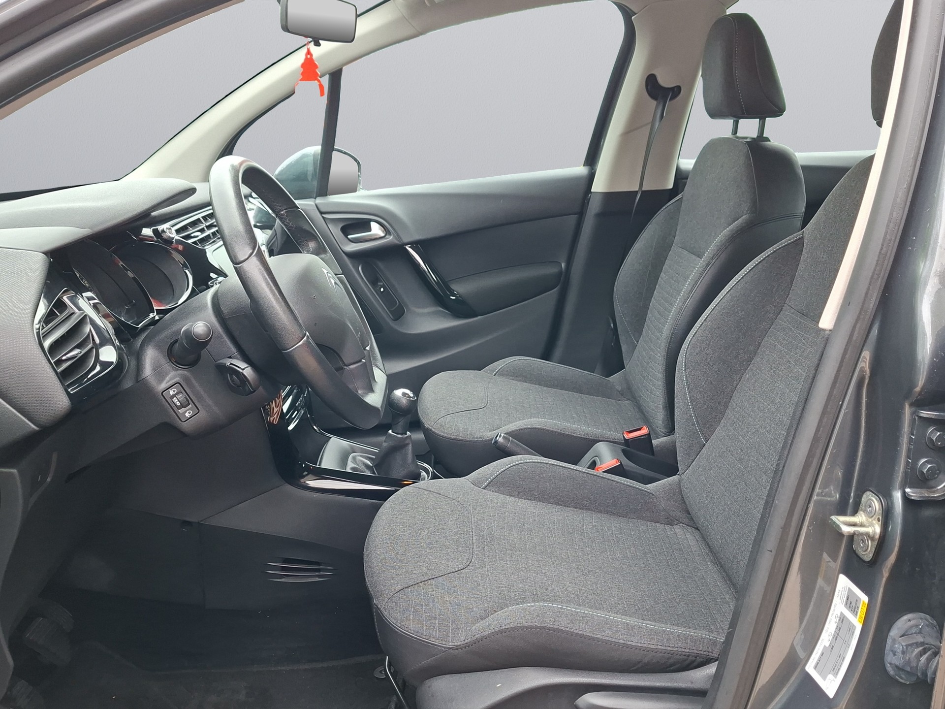 CITROEN C3 1.2i Exclusive-image-8