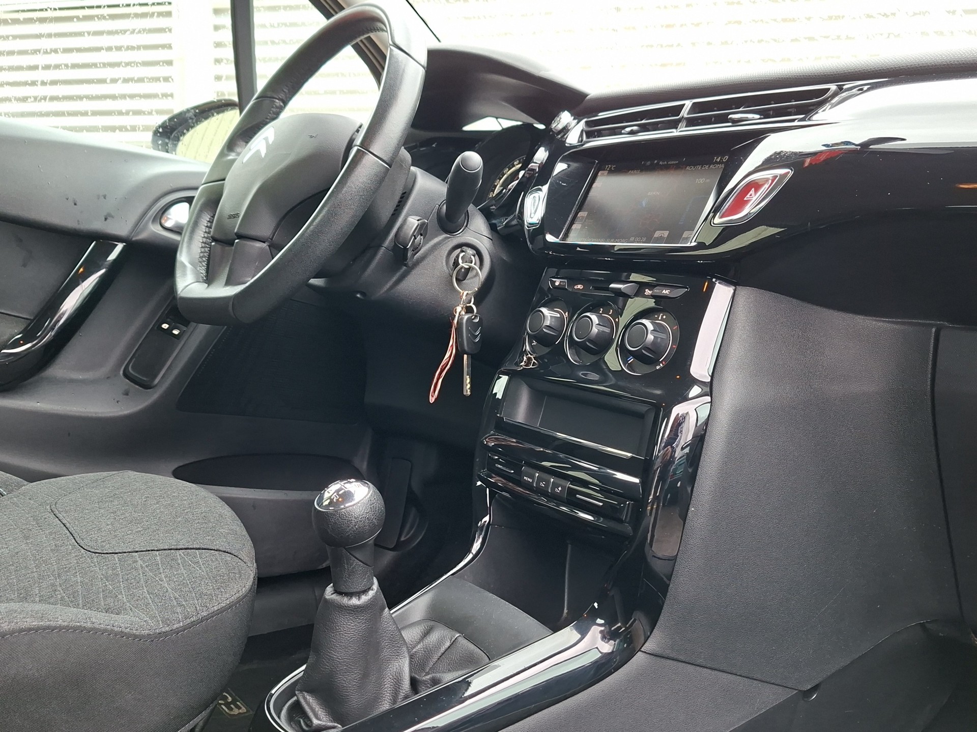 CITROEN C3 1.2i Exclusive-image-24