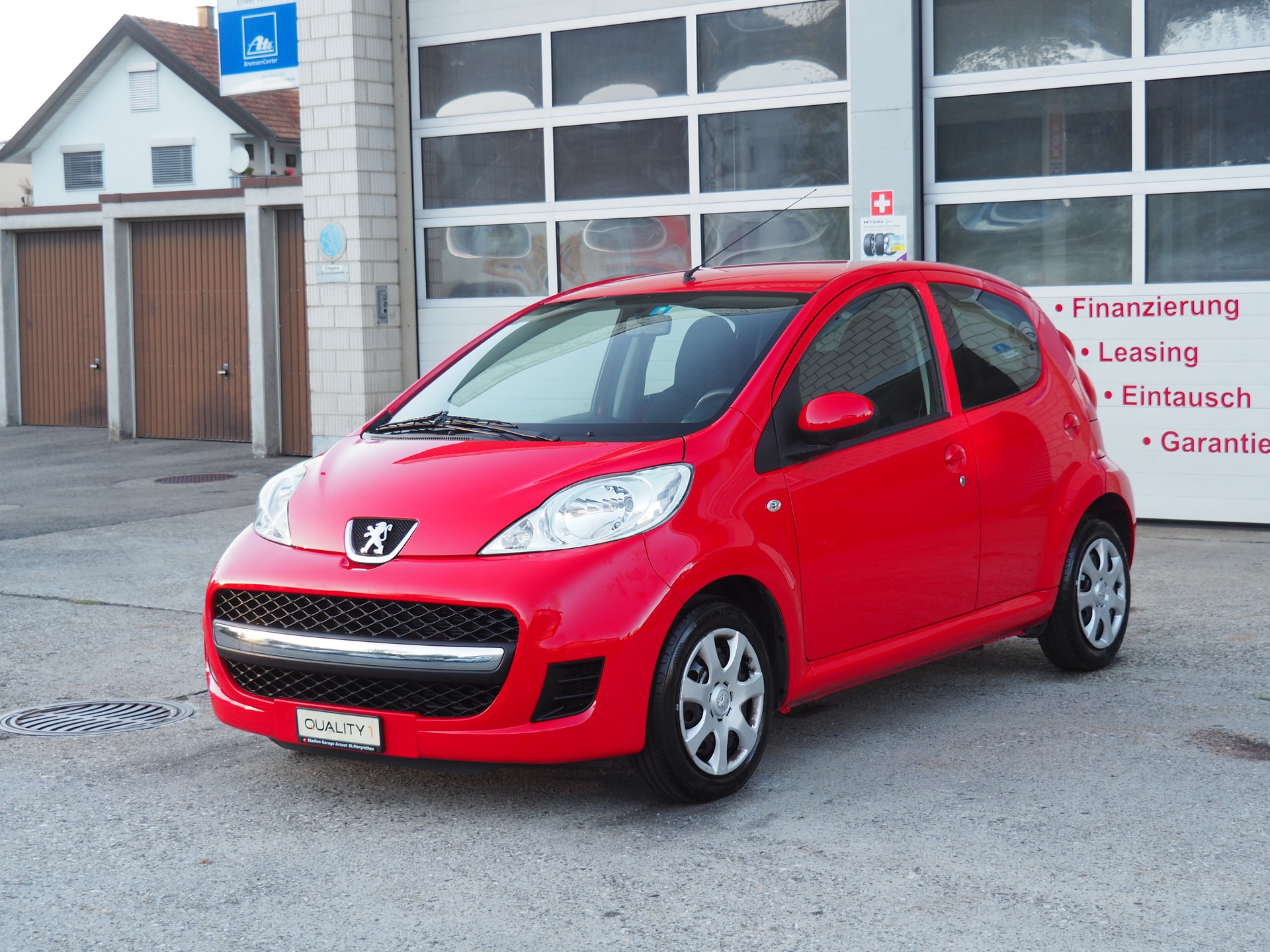 PEUGEOT 107 1.0 Trendy-image-0