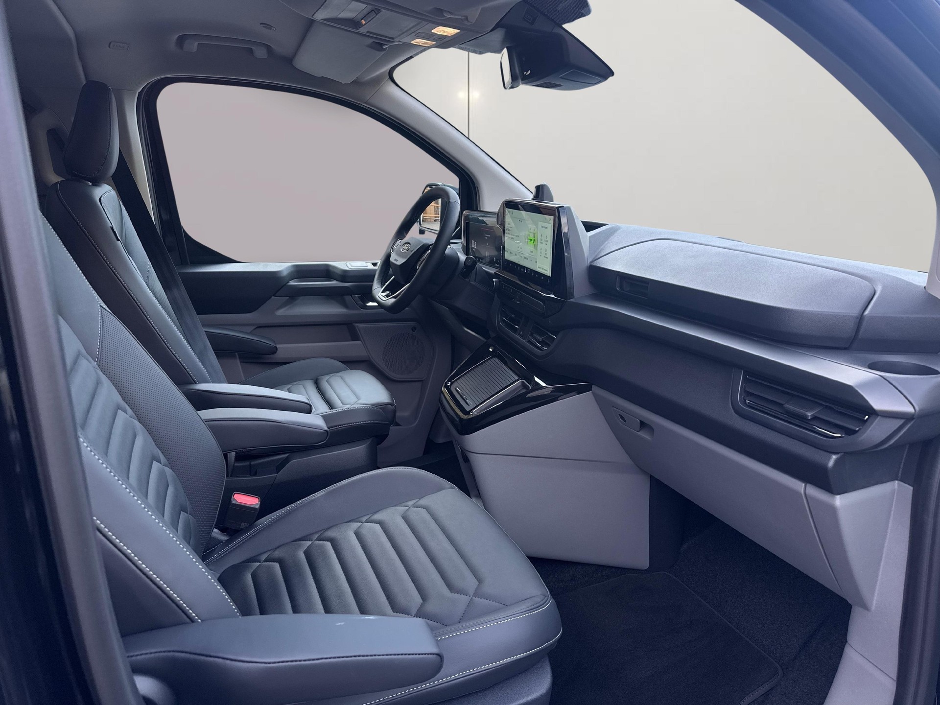 FORD Tourneo C Bus 320 L1 2.0 EcoBlue 170 Titanium X 4x4-image-9