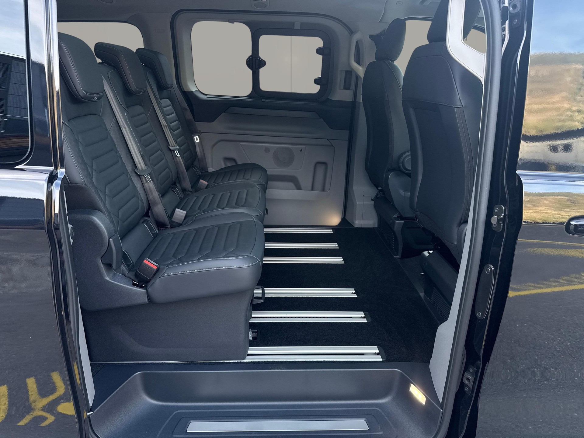 FORD Tourneo C Bus 320 L1 2.0 EcoBlue 170 Titanium X 4x4-image-13