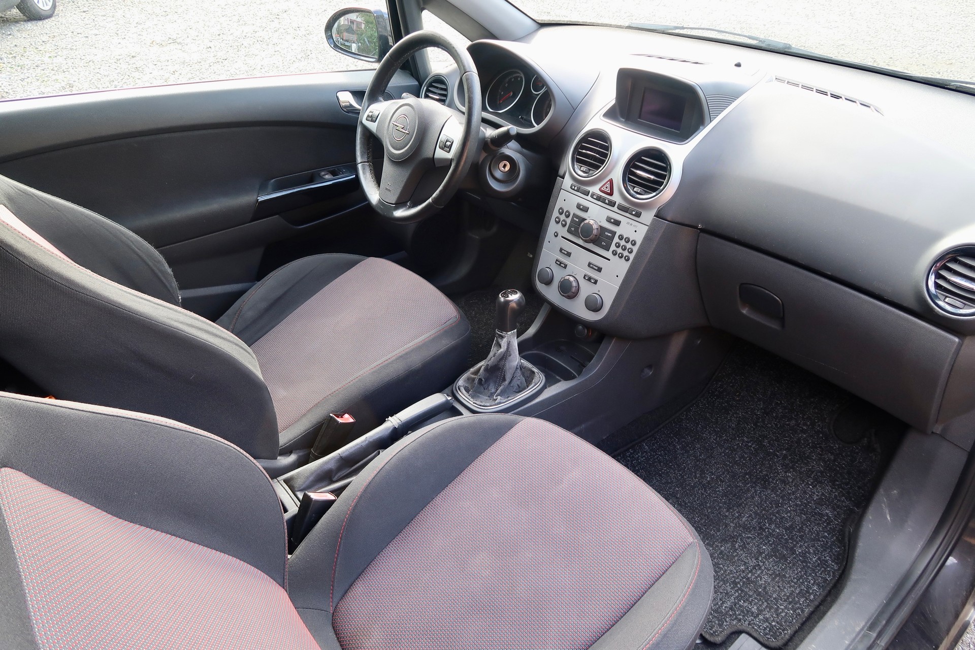 OPEL Corsa 1.4 TP Sport-image-8