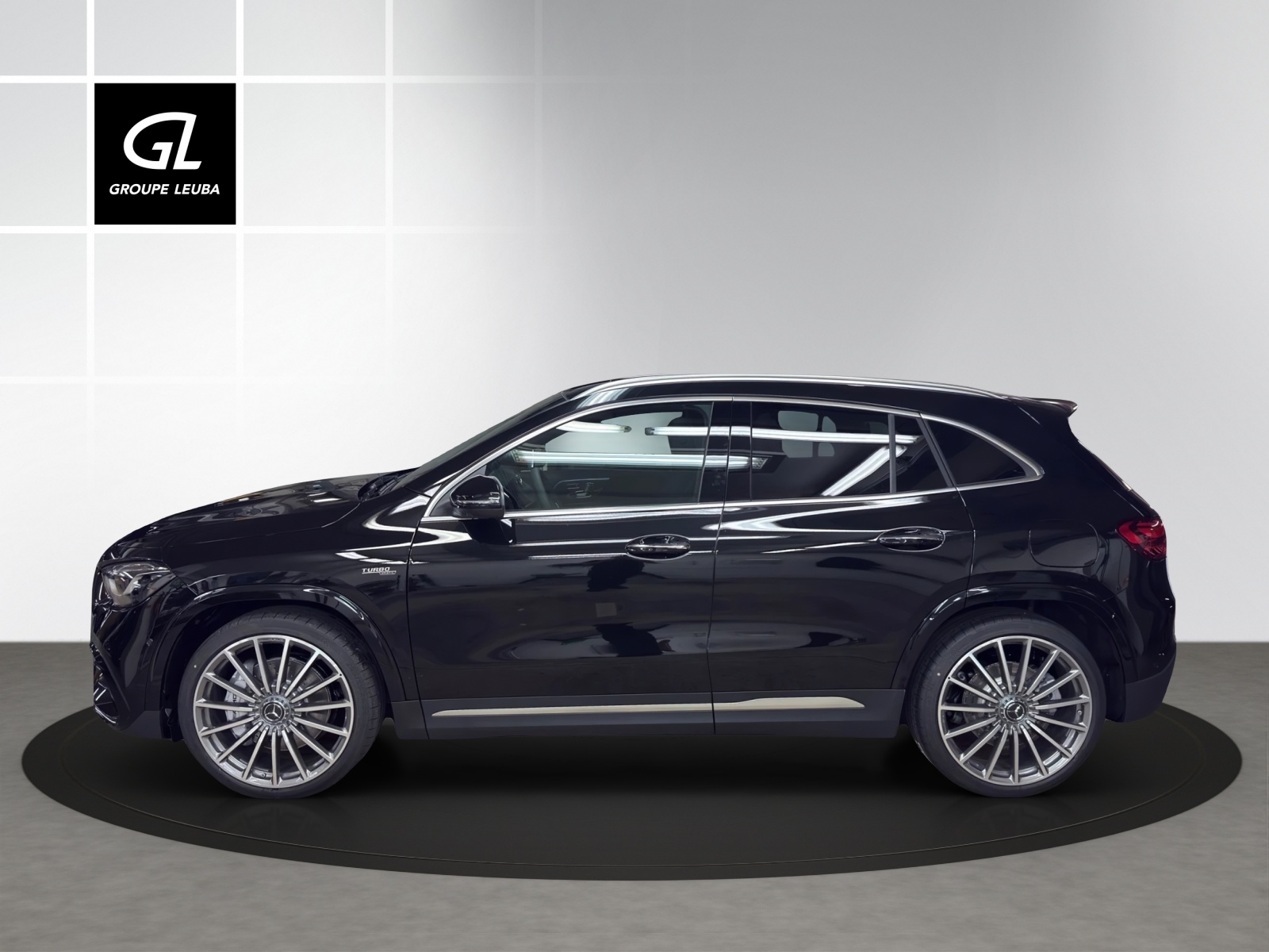 MERCEDES-BENZ GLA AMG 35 4Matic 8G-DCT-showroom-element-2