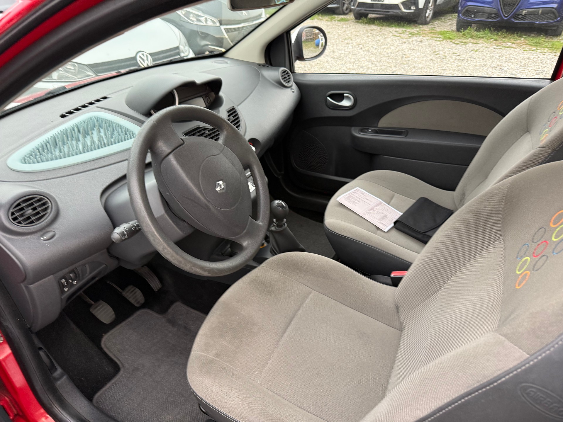 RENAULT Twingo 1.2 16V Initiale-image-7
