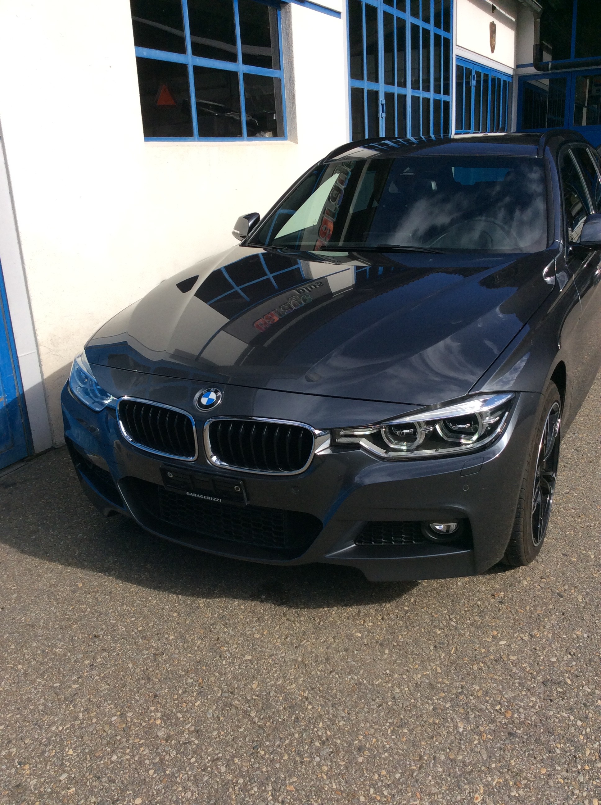 Car photo
