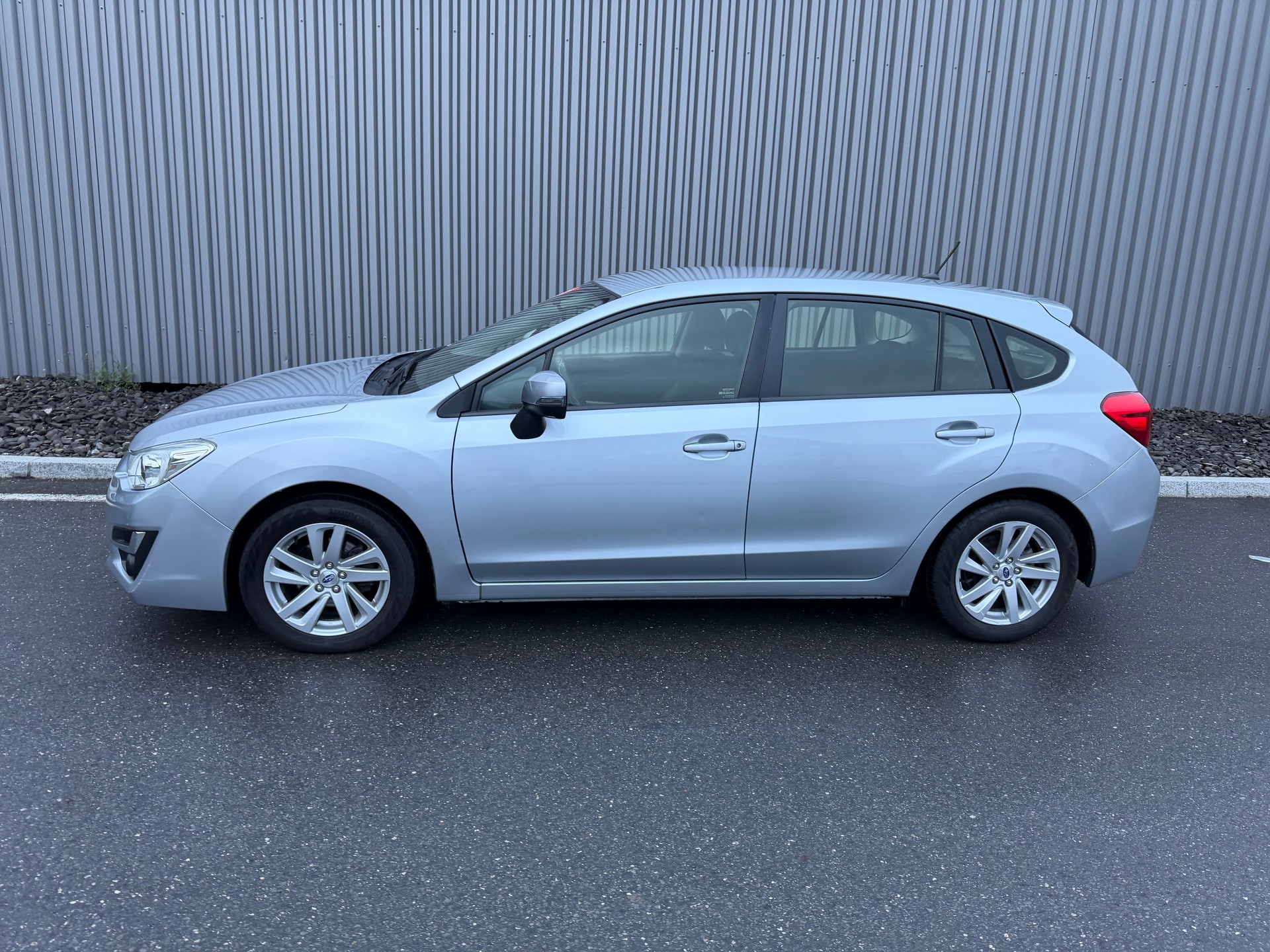 SUBARU Impreza 1.6 Swiss two-image-1