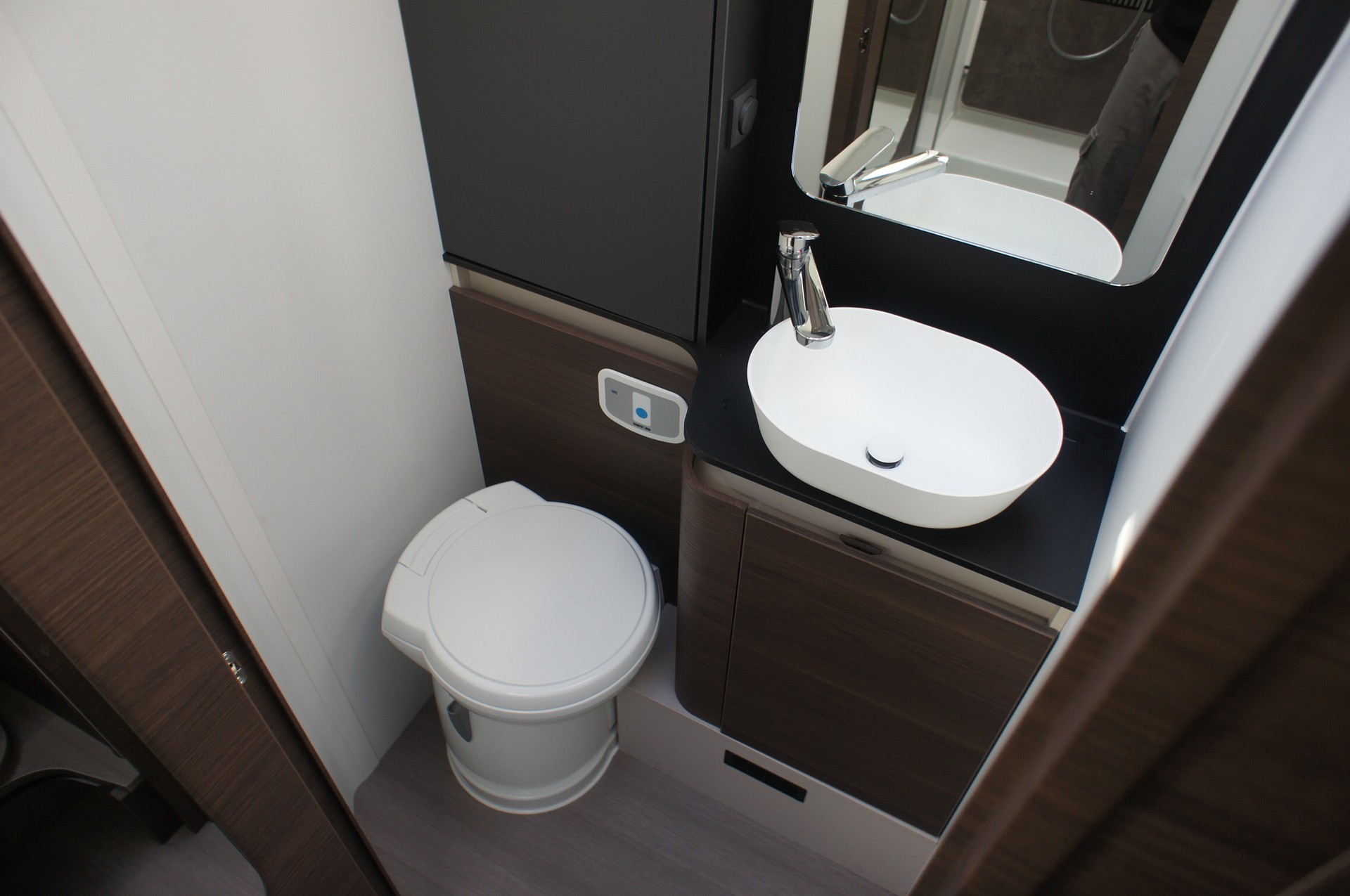 ADRIA Matrix Supreme MB 670 SL-image-12