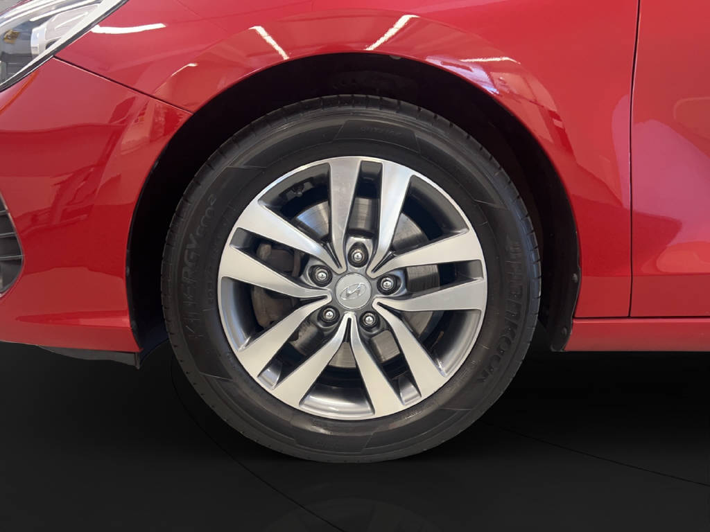 HYUNDAI i30 1.4 GDi Go-image-12