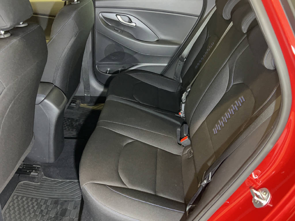 HYUNDAI i30 1.4 GDi Go-image-10