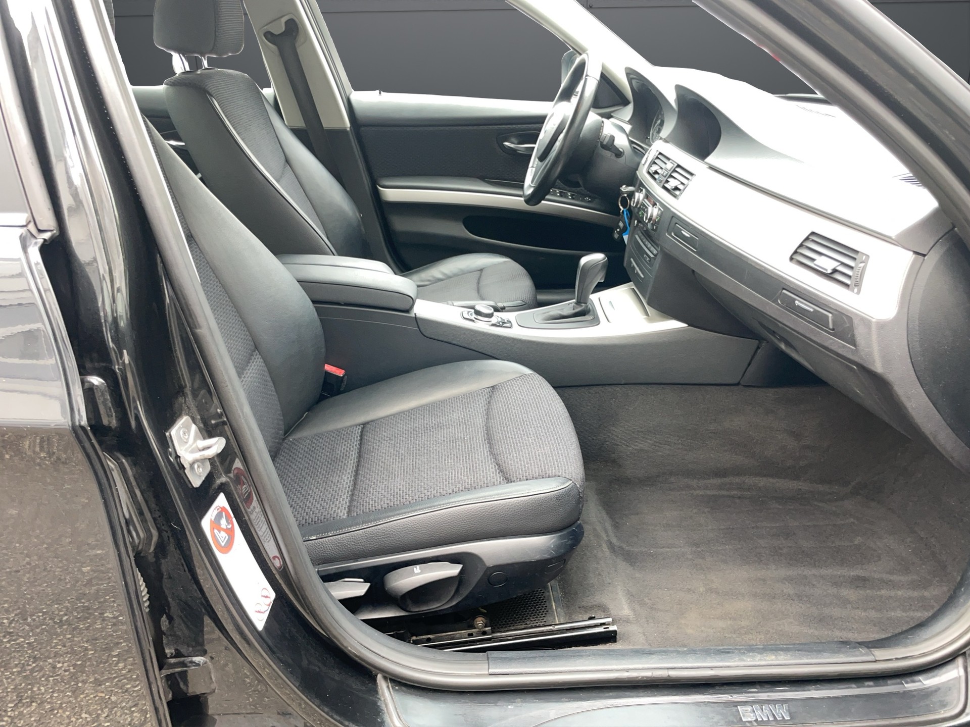 BMW 320d xDrive Steptronic-image-5