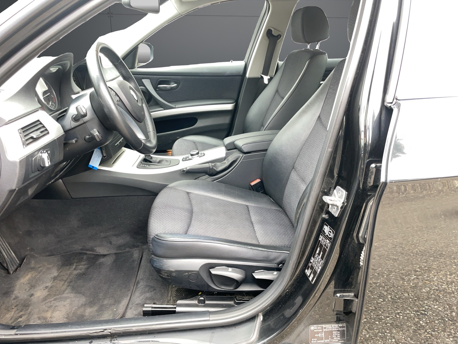 BMW 320d xDrive Steptronic-image-4
