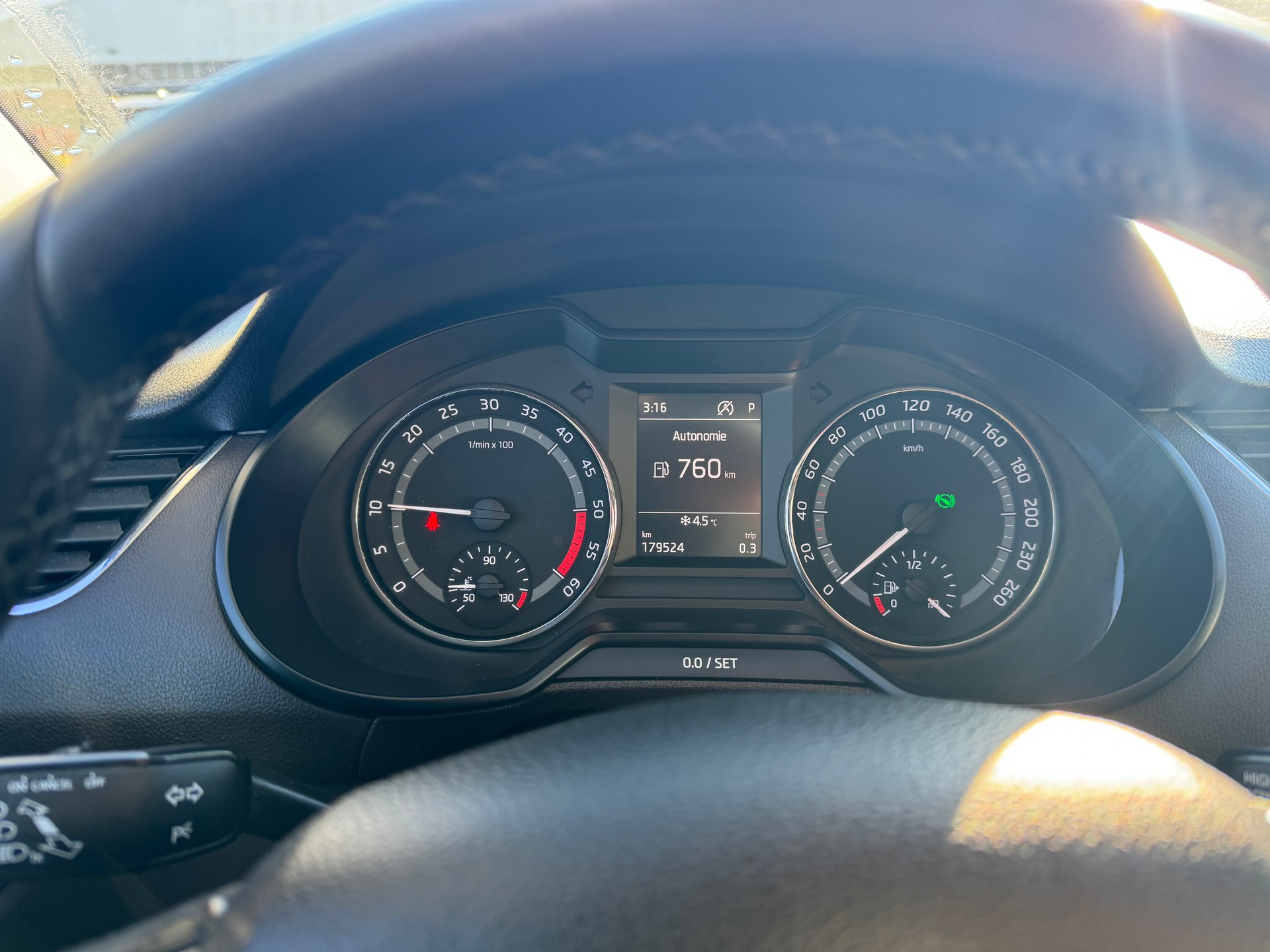 SKODA Octavia Combi 2.0 TDI Scout 4x4 DSG-image-10